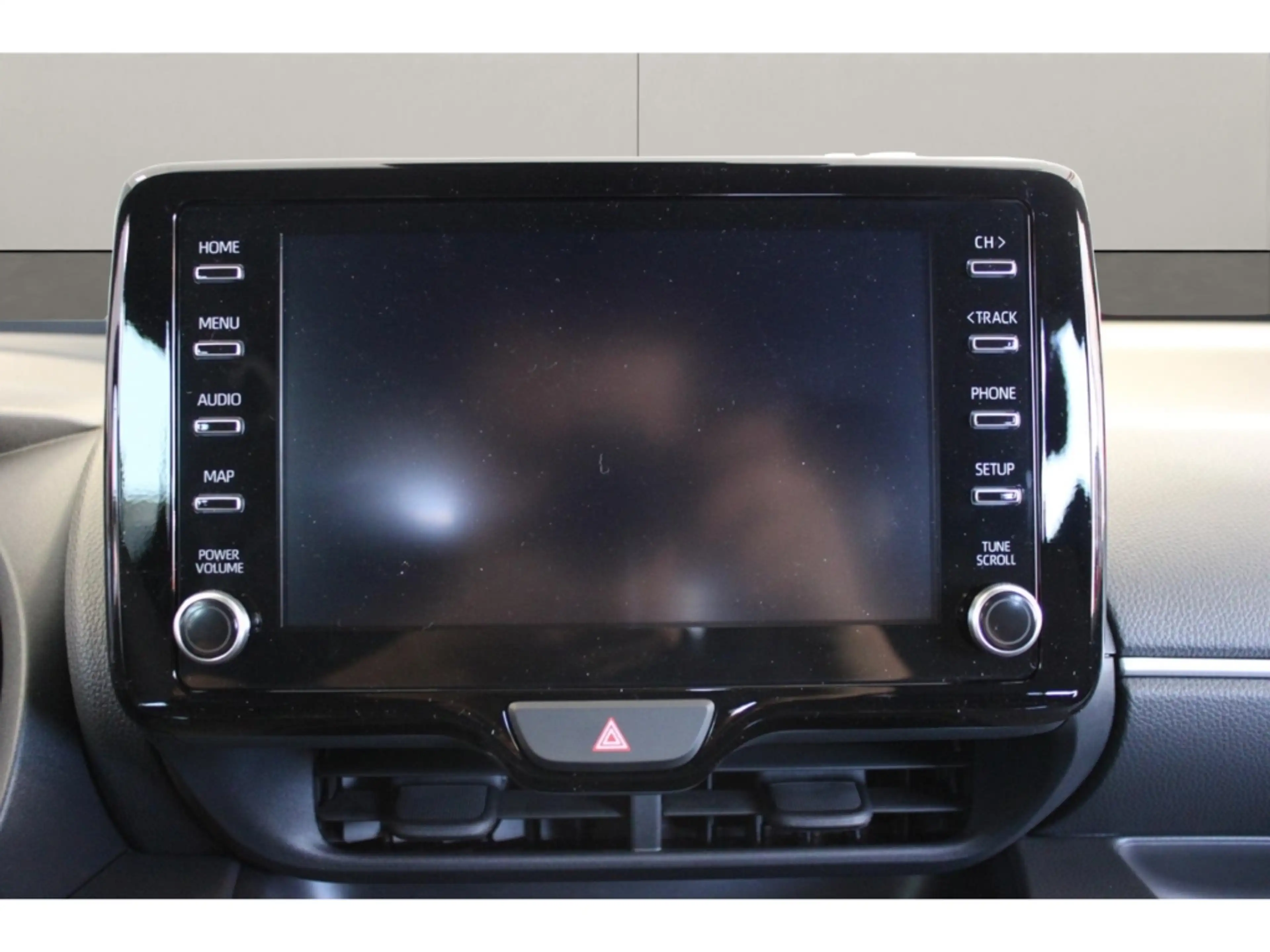 Toyota Yaris HYBRID+ACAA+GJ-RÄDER+TOYOTA RELAX !! — photo 13