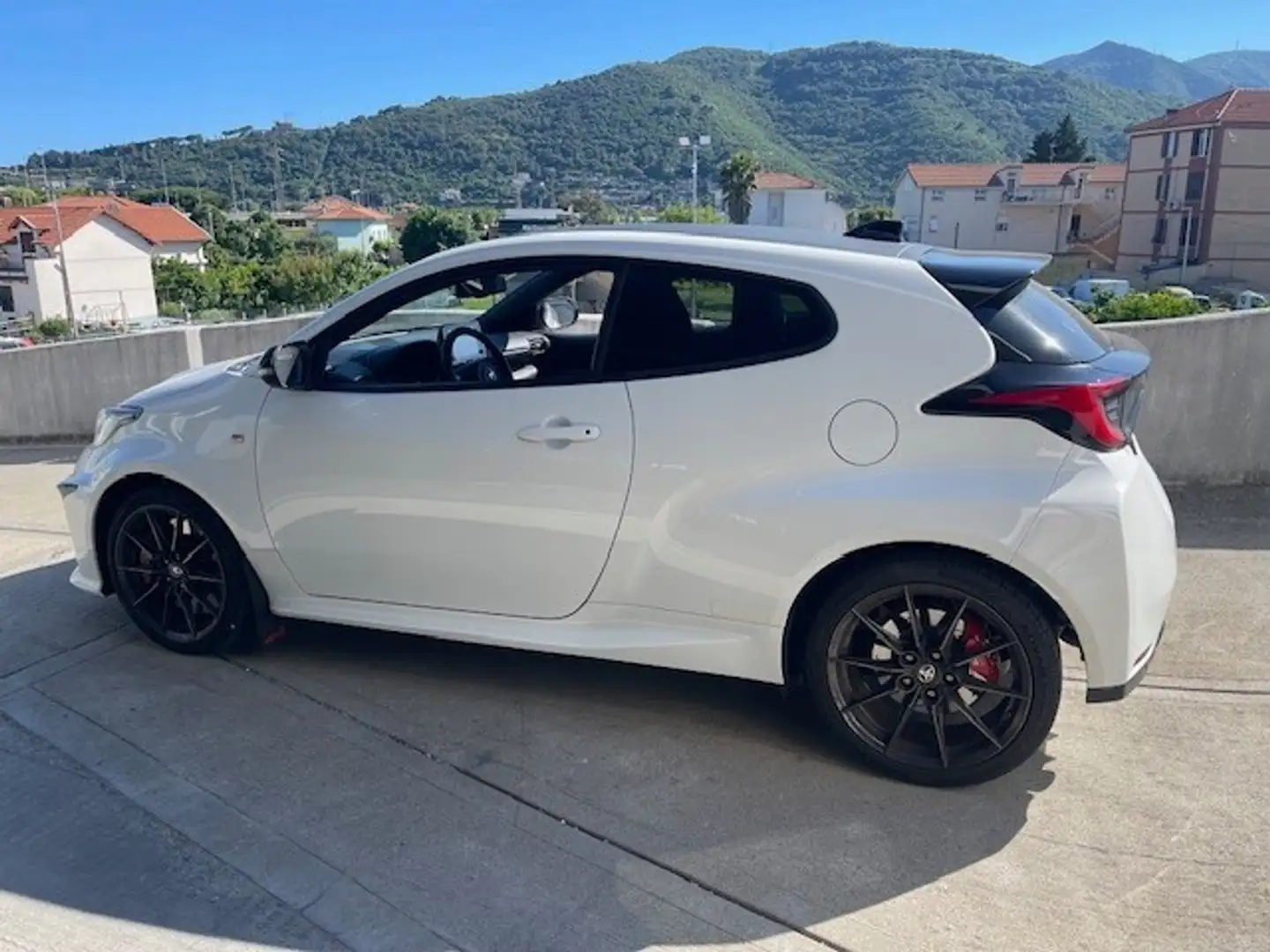 Toyota Yaris 1.6 Turbo 3 porte GR Yaris Circuit Bianco - 2