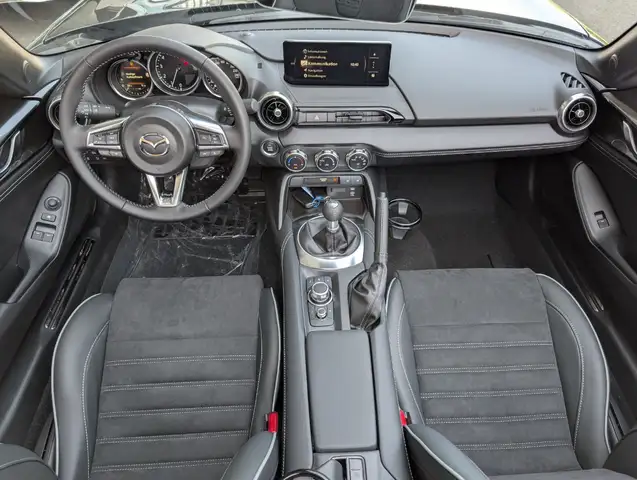 Mazda MX-5 view 16
