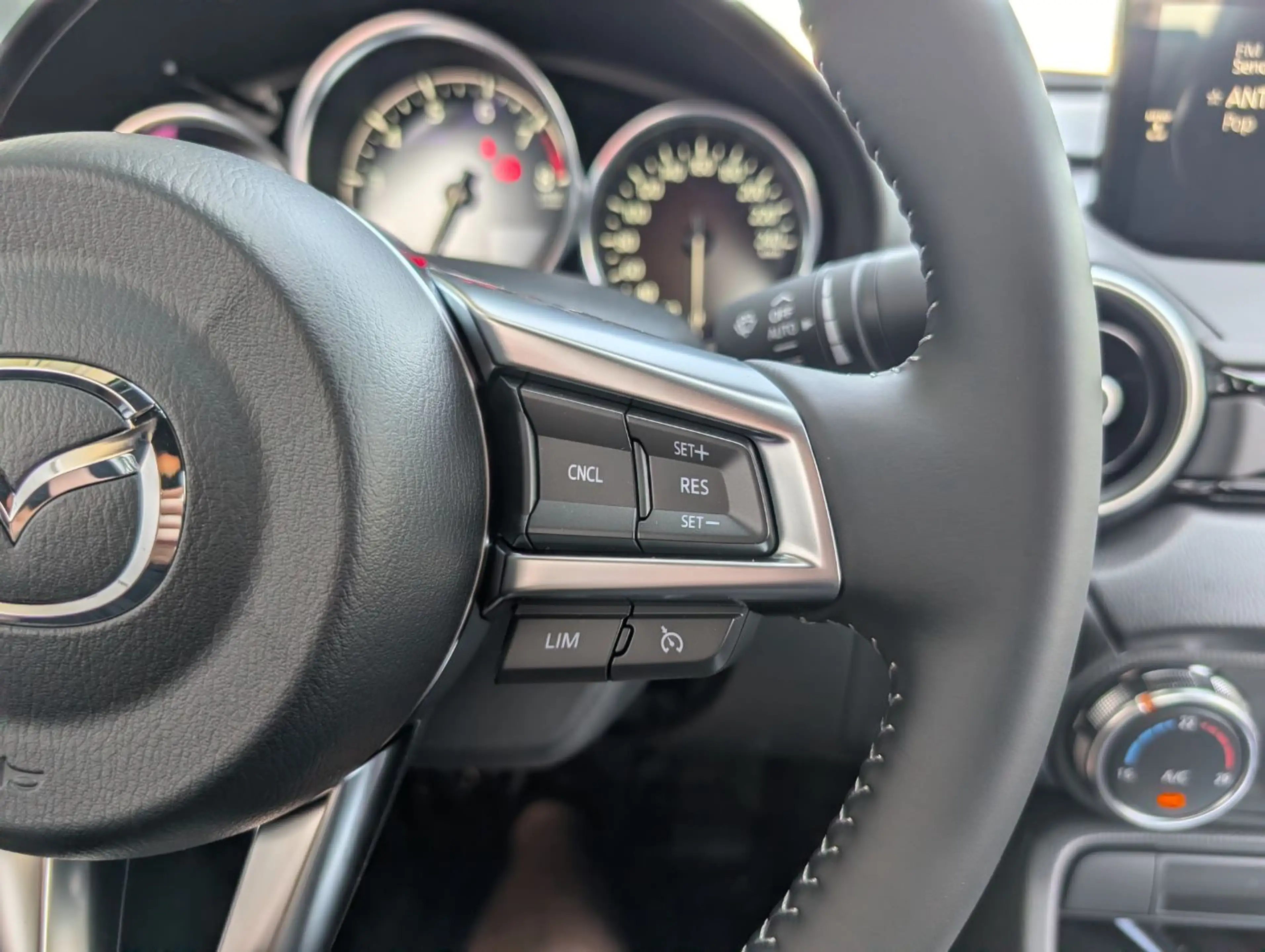 Mazda MX-5 1.5 G132 HOMURA — photo 13