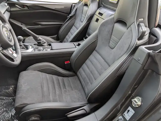 Mazda MX-5 view 18