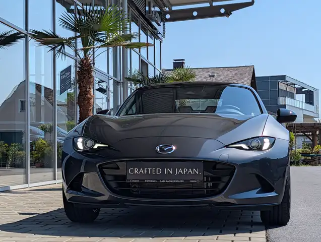 Mazda MX-5 view 6