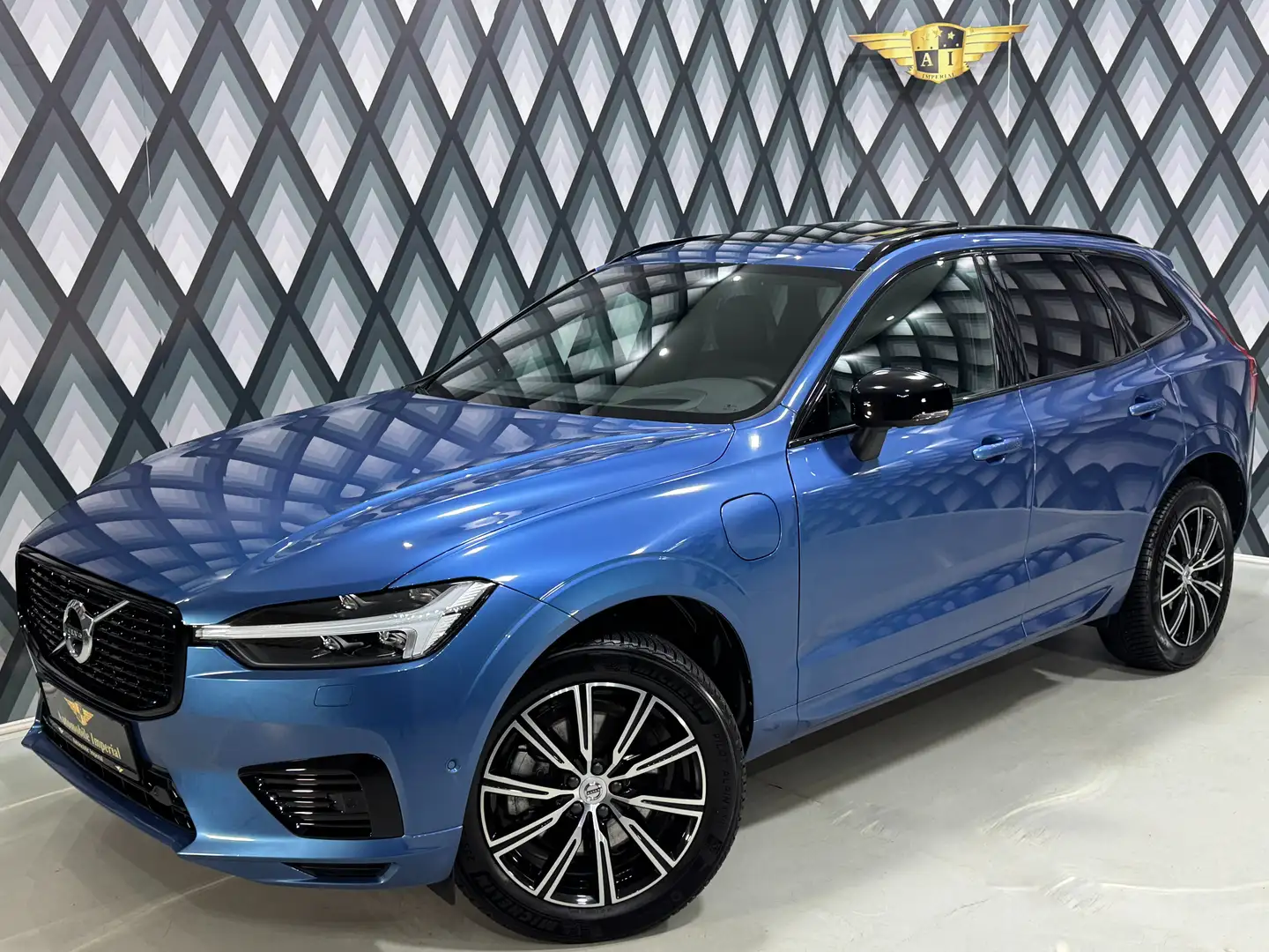 Volvo XC60 Allrad T6 // R-DESIGN // PANO // AHK // 1BESITZ // Blau - 2