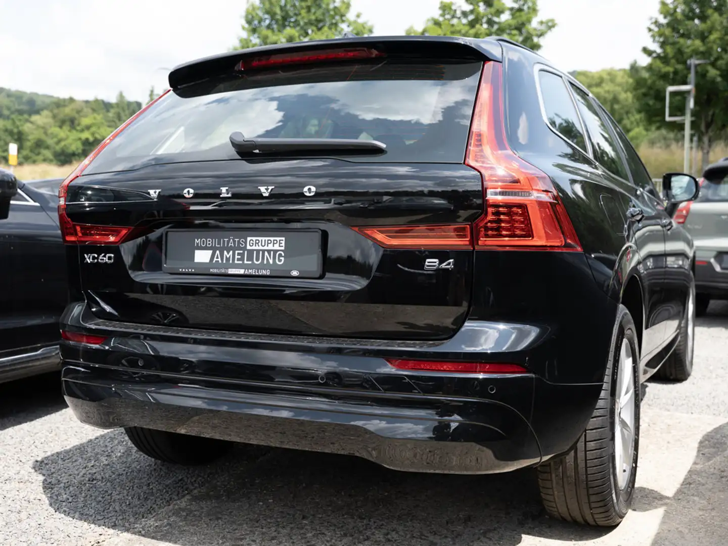 Volvo XC60 B4 Core KEYLESS PDC SHZ KAMERA NAVI LED Noir - 2