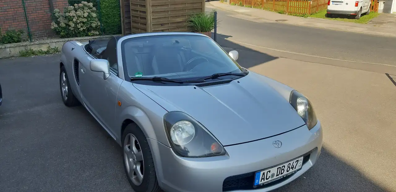 Toyota MR 2