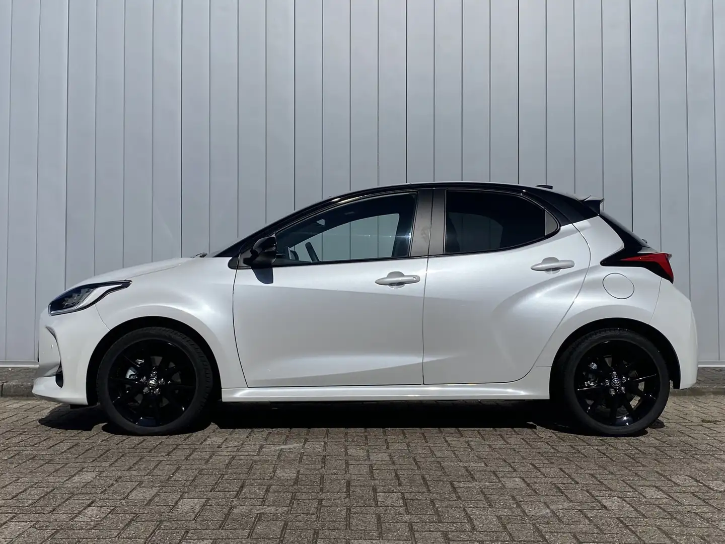 Toyota Yaris 1.5 Hybrid Executive Panorama NL Auto HUD JBL Dode Blanc - 2