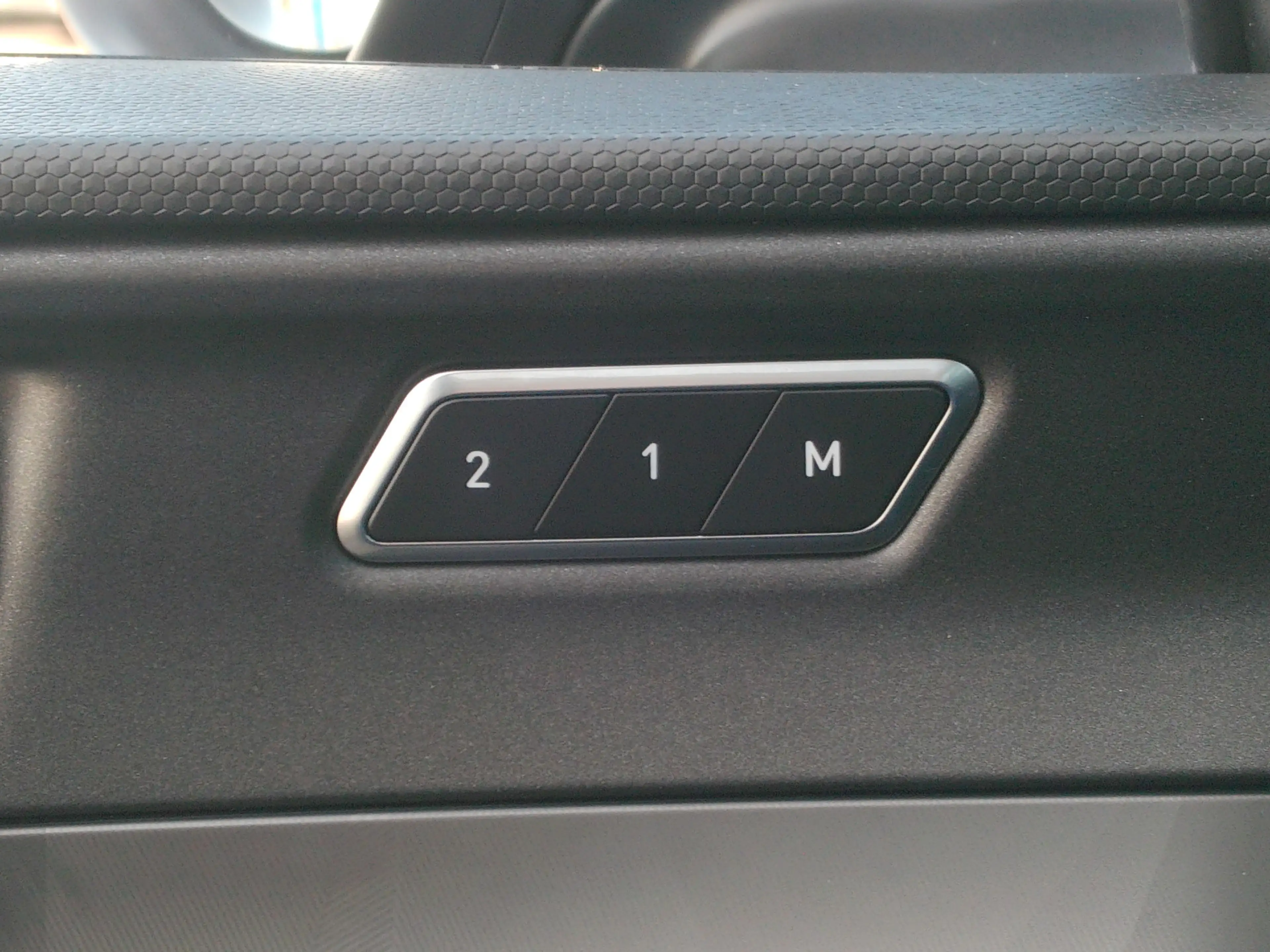 Lynk & Co 01 1.5, Black Style / Full LED / Elektr. Schuifdak / — photo 18