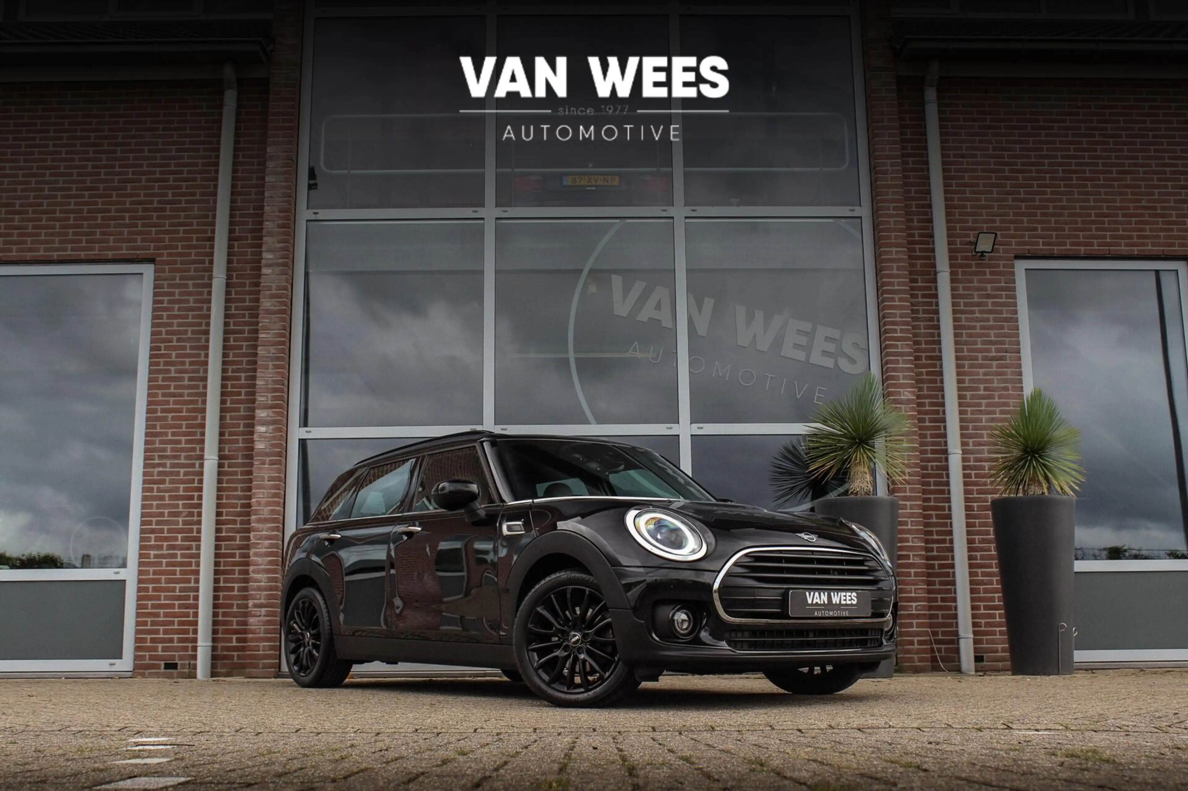 MINI Cooper Clubman 1.5 Business Edition | 1e eigenaar | NL auto | DAB