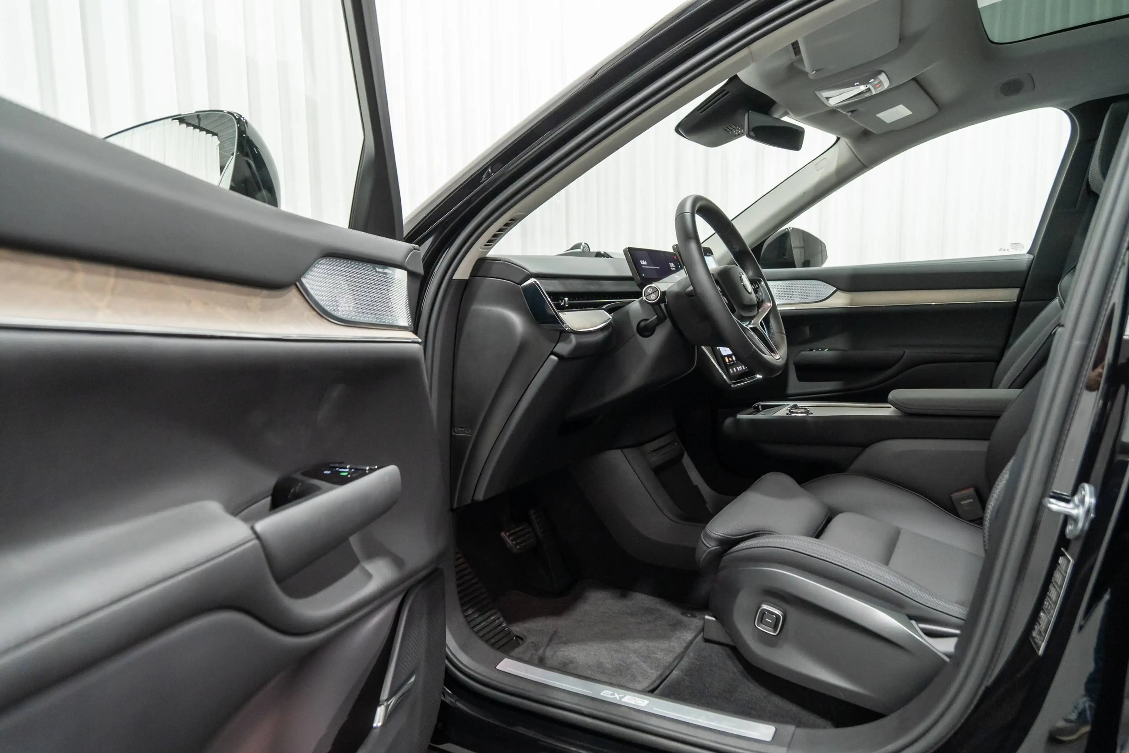 Volvo EX90 Twin Motor AWD Ultra 7pl Bowers&Wilkins Massage Pano HUD — photo 14