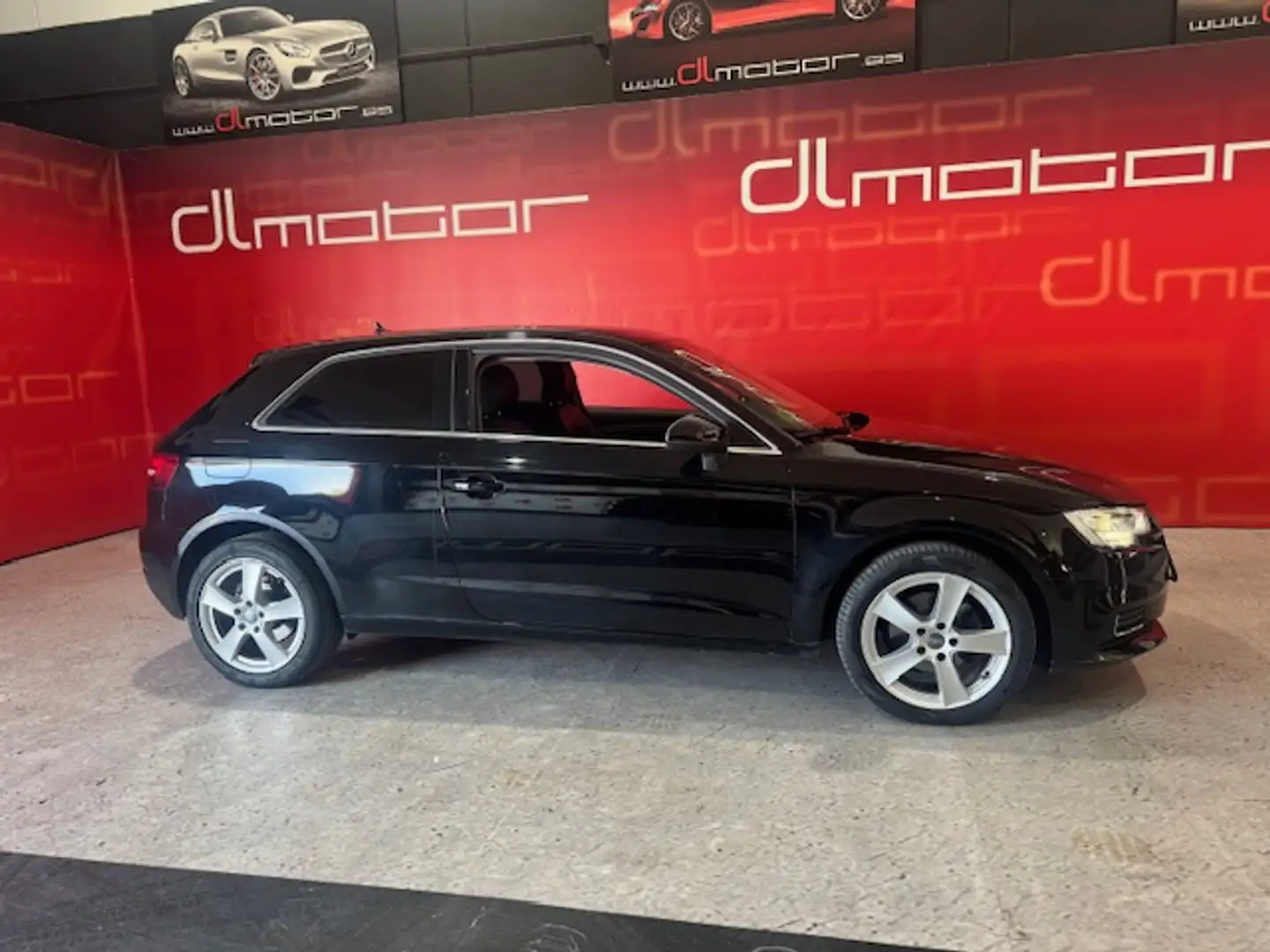 Audi A3 1.6TDI Black line edition 85kW Negro - 2