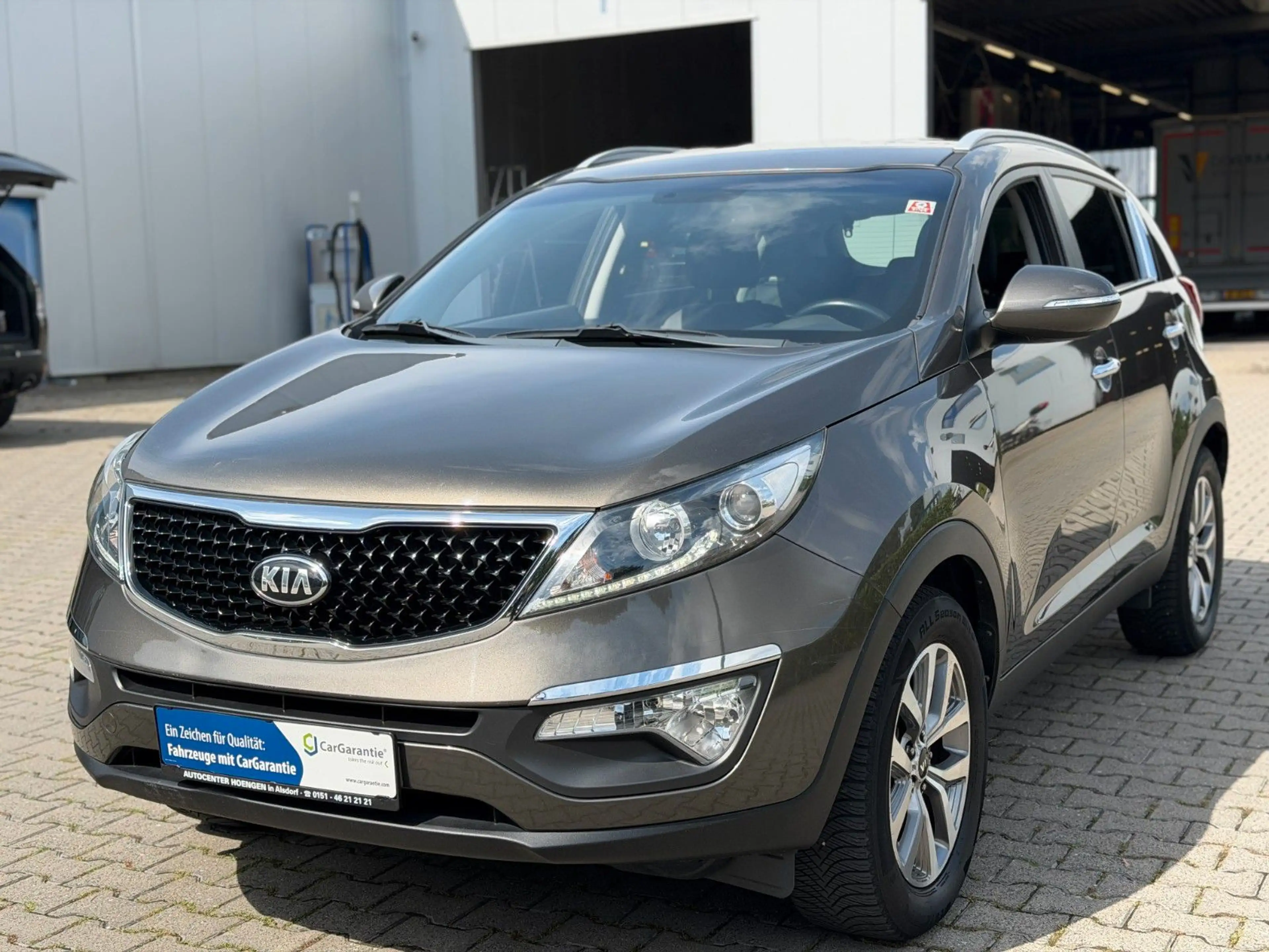 Kia Sportage Attract 2WD Garantie *Leder*Navi*Kamera — photo 6