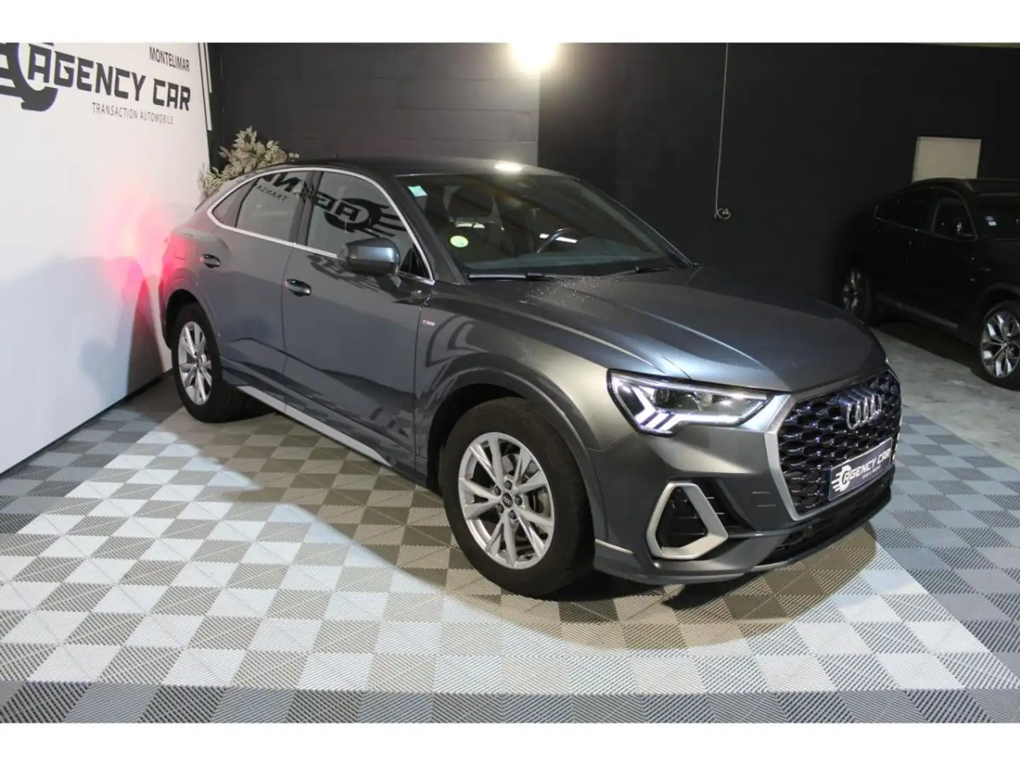 Audi Q3 S-line 35 TDI 150ch - Gris Daytona Gris - 2