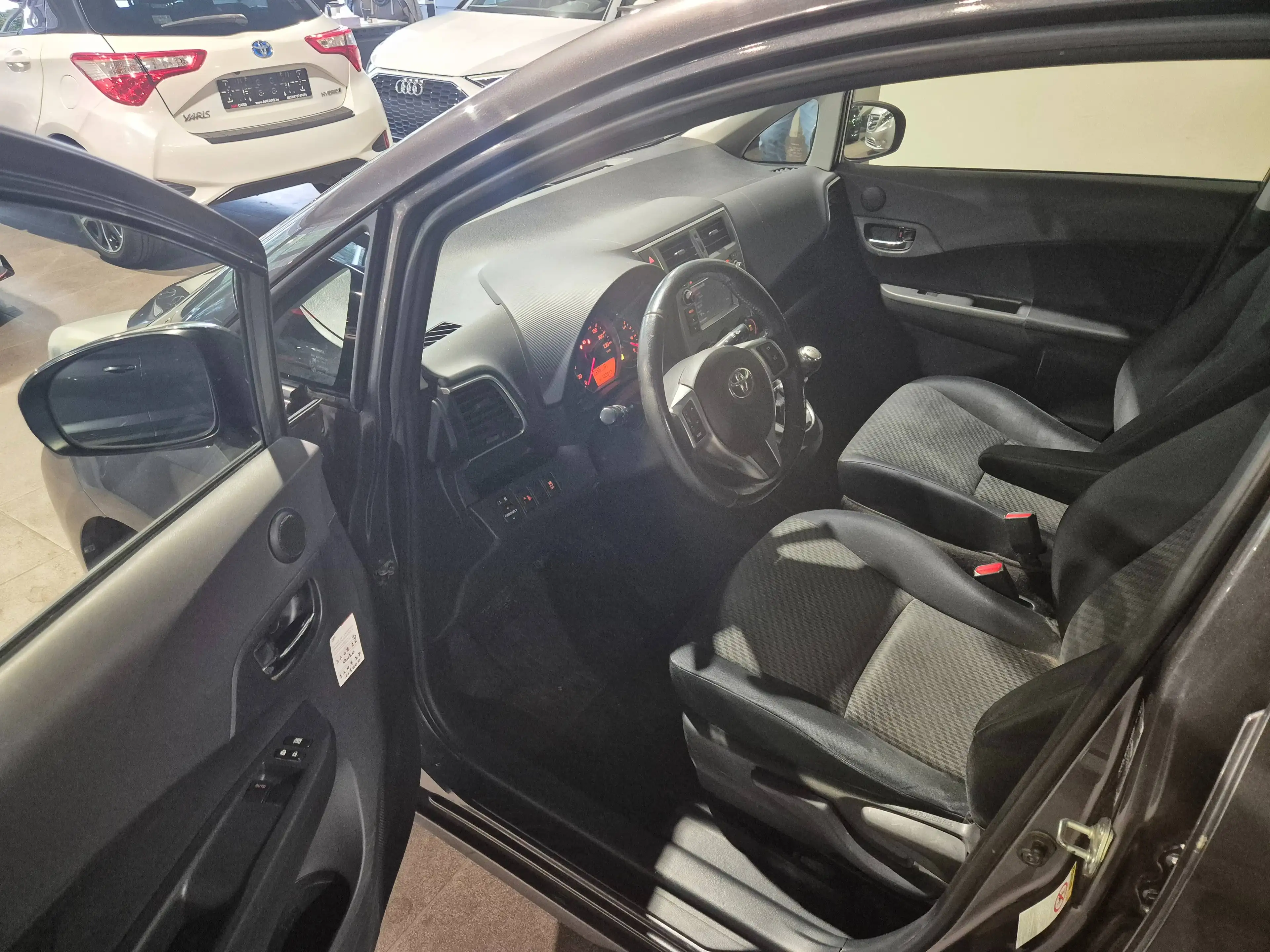Toyota Verso-S Verso S 1.33 VVT-i Sol — photo 7