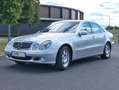 Mercedes-Benz E 220 GARAGENFAHRZEUG * NUR 92.000 Km * Sammlerstück * Silber - thumbnail 3