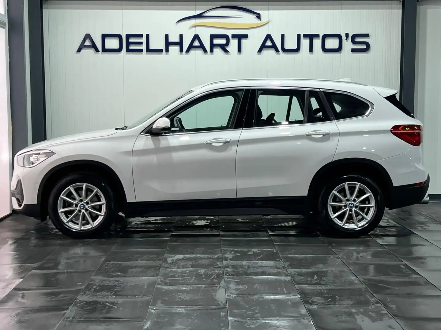BMW X1 SDrive18i Executive Automaat / Navigatie full map Blanc - 2