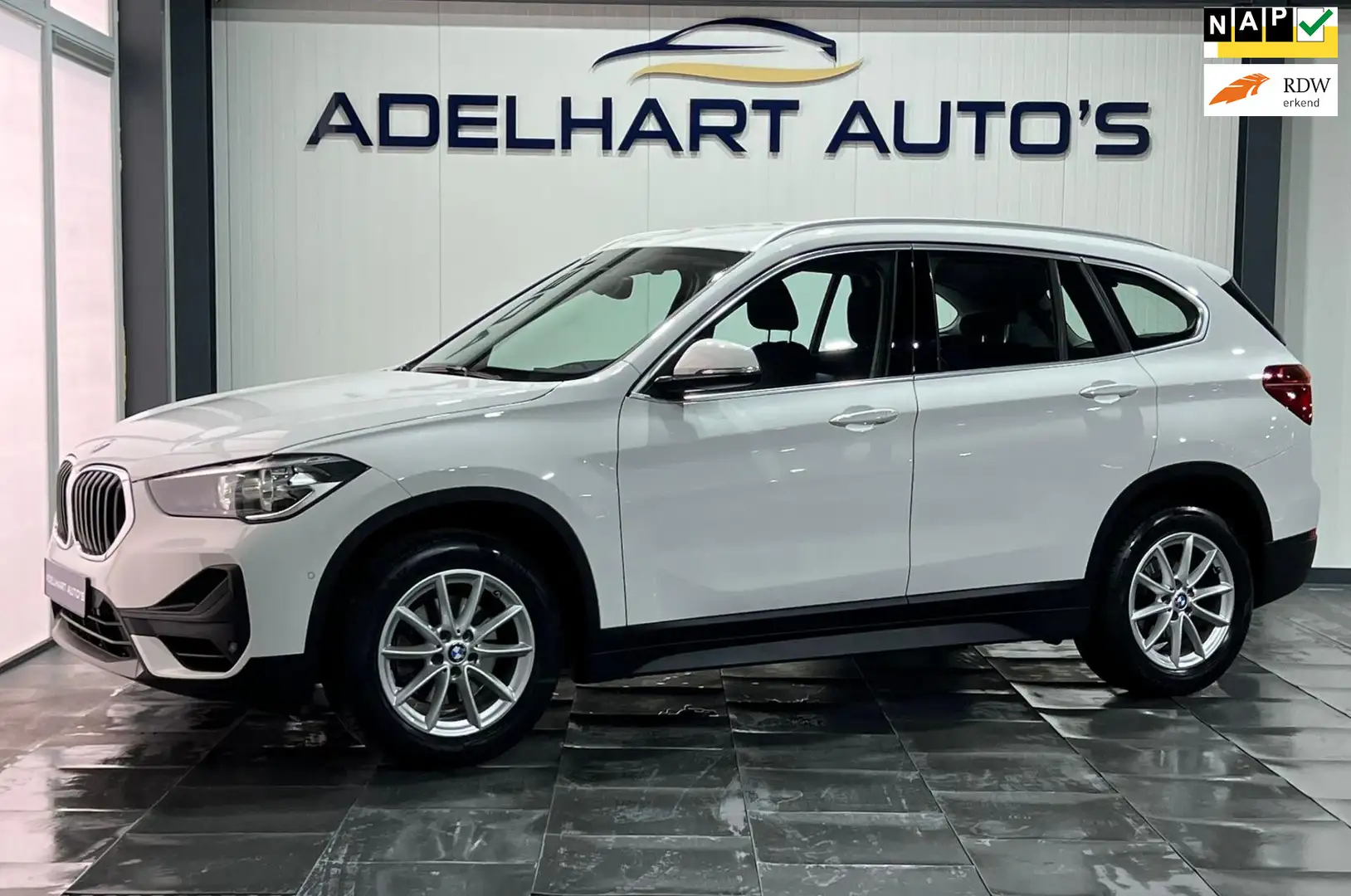 BMW X1 SDrive18i Executive Automaat / Navigatie full map Blanc - 1