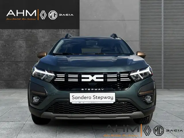 Dacia Sandero Stepway view 3