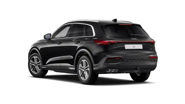 Audi Q5 view 3