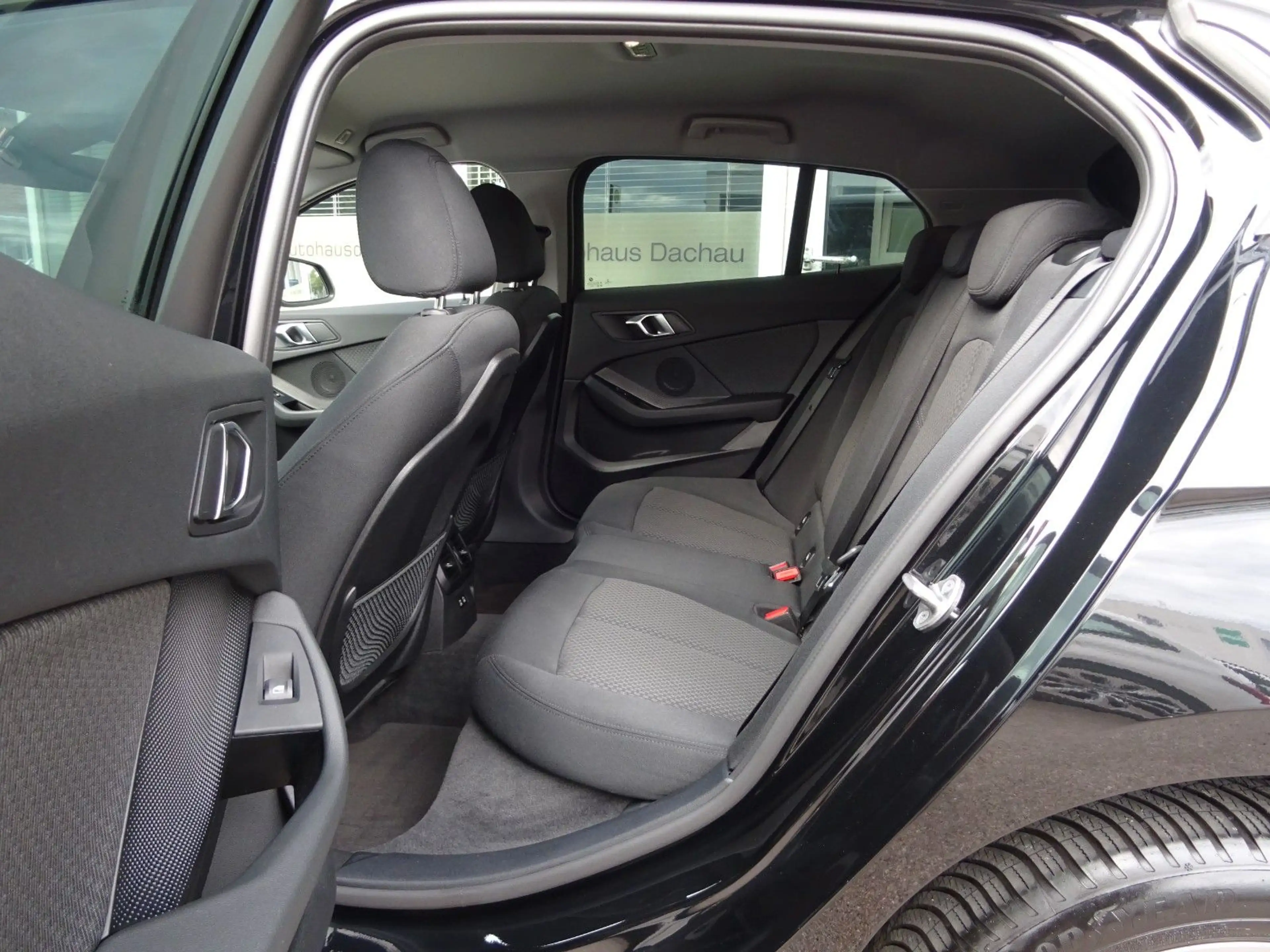 BMW 118 i Aut Advantage Navi LC Pro LED Alu HeckklAut — photo 13