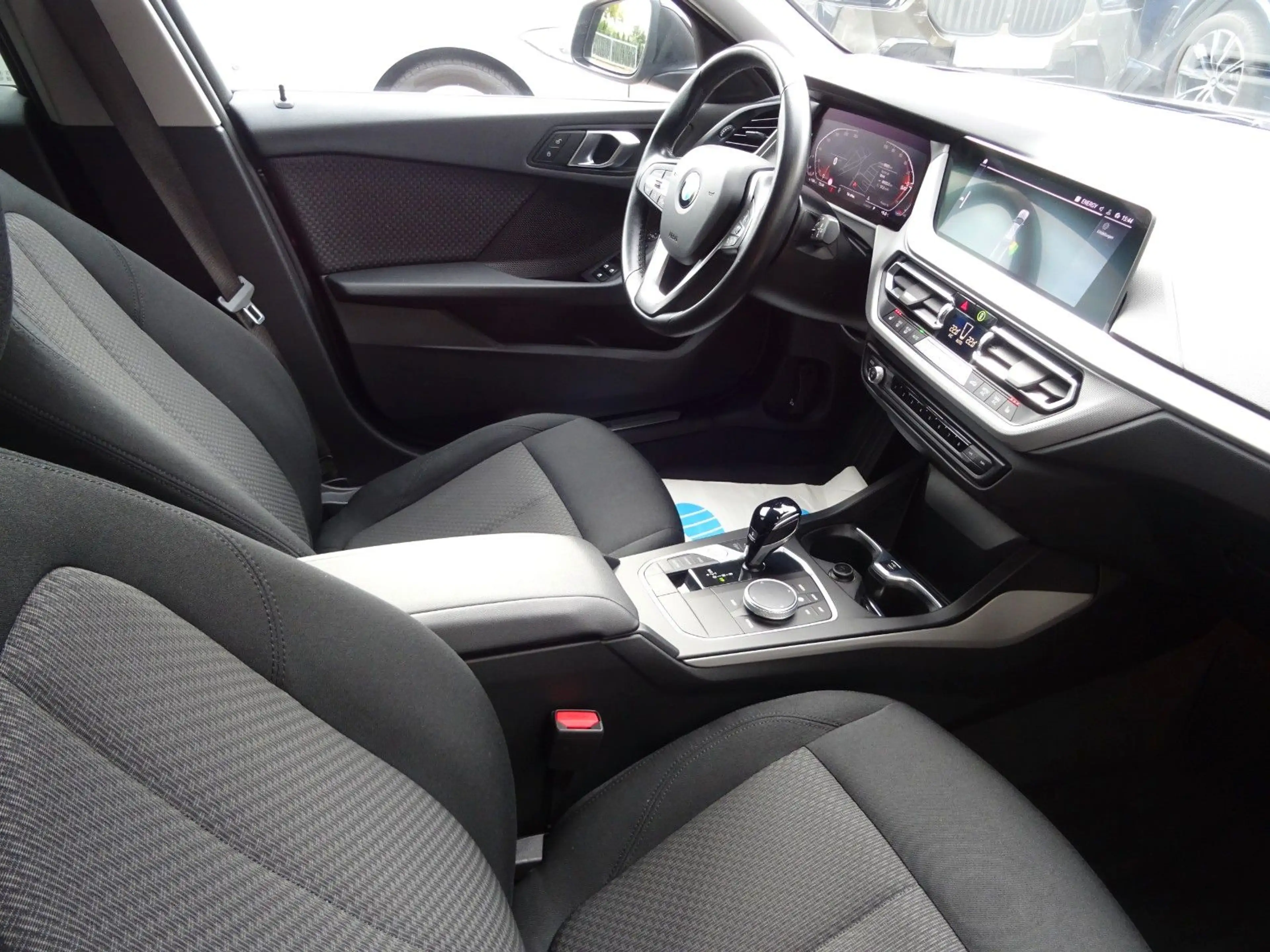 BMW 118 i Aut Advantage Navi LC Pro LED Alu HeckklAut — photo 8
