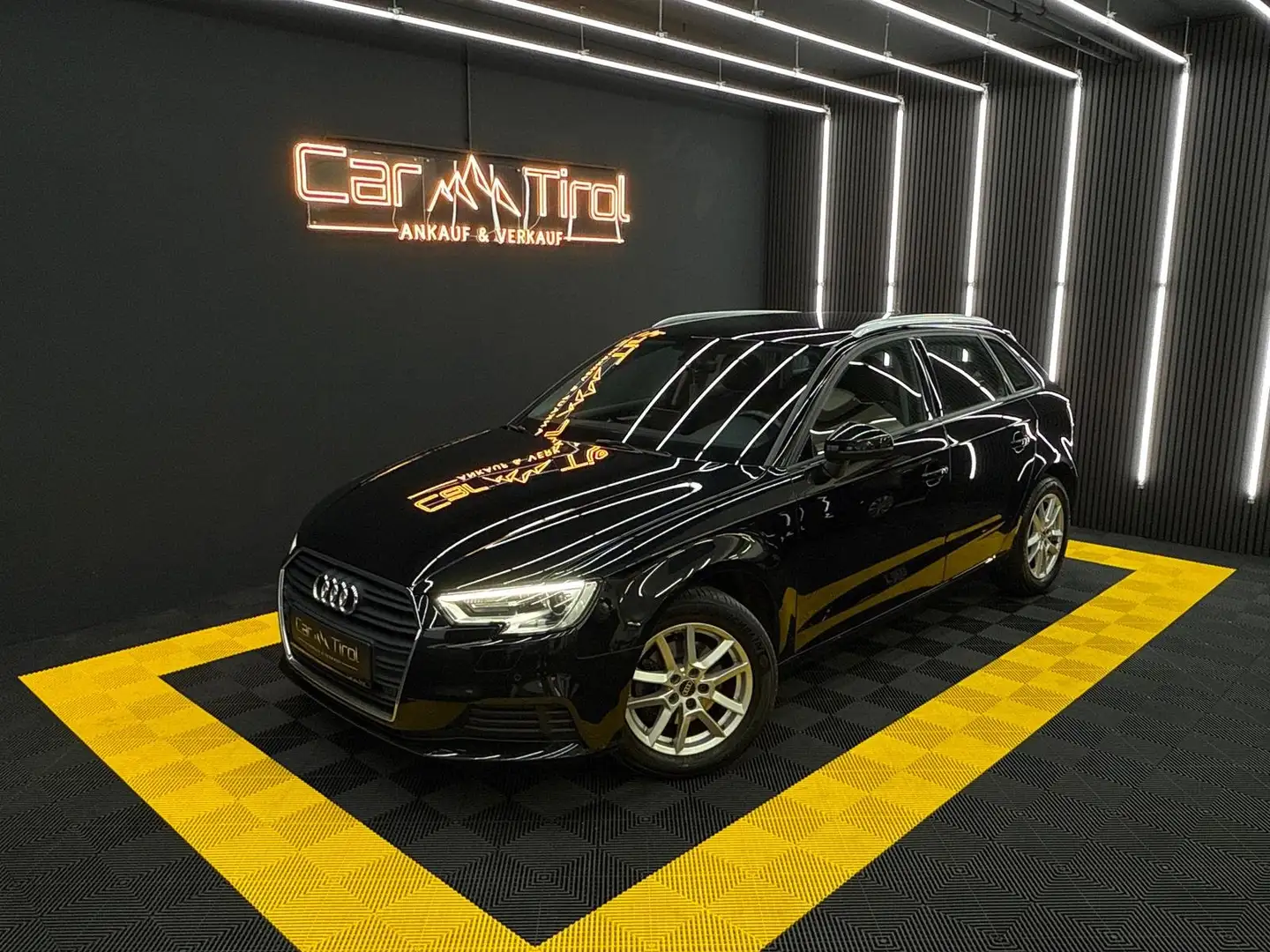 Audi A3 basis Schwarz - 2