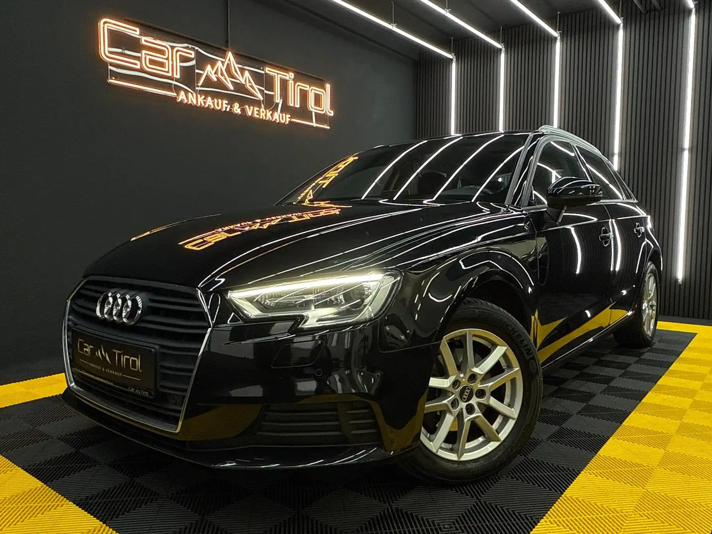 Audi A3 basis Schwarz - 1