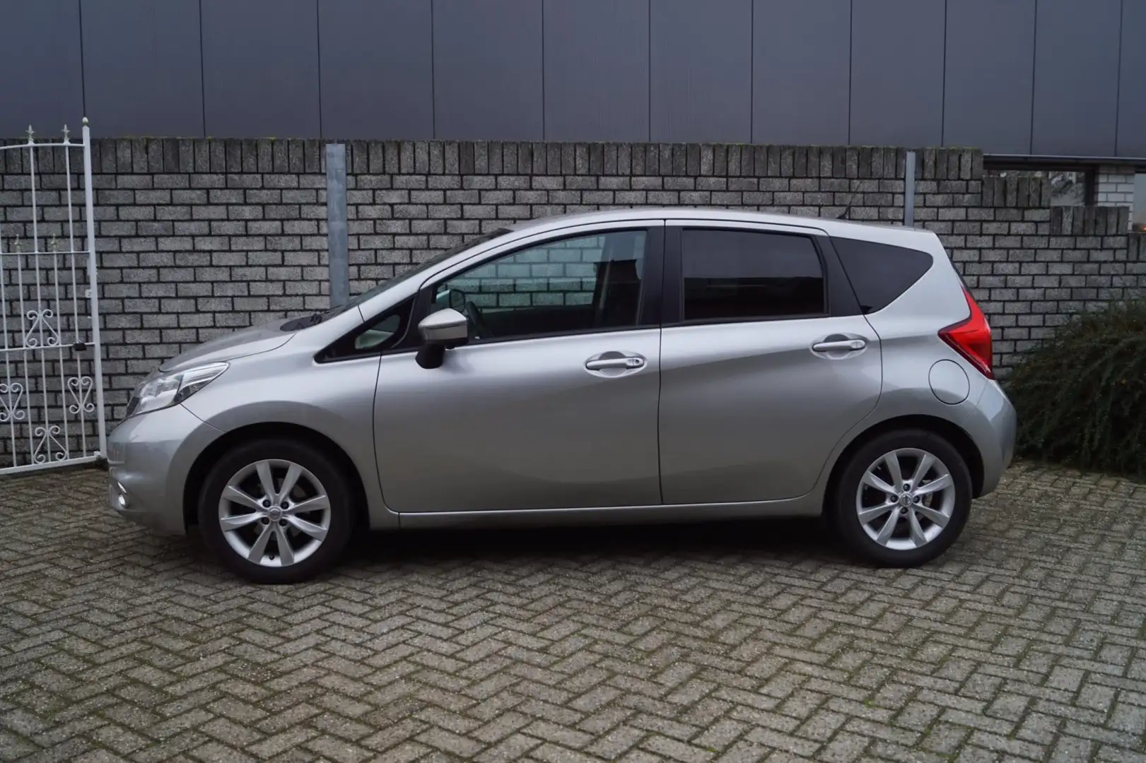 Nissan Note 1.2 DIG-S Tekna Autom Navi Camera Clima Cruise Dod Grigio - 2