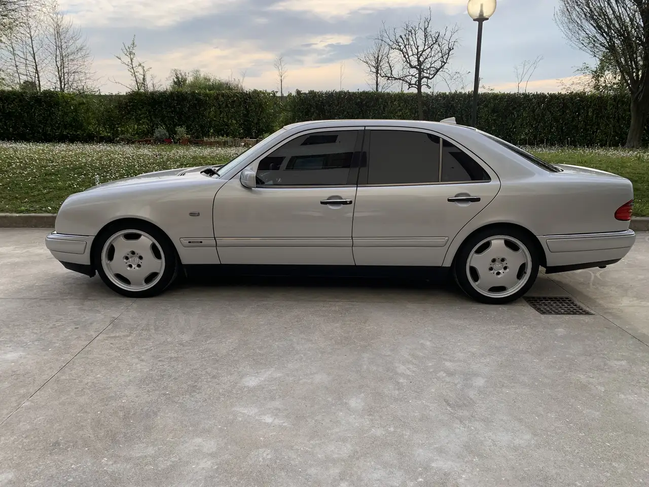 Mercedes-Benz E 250 td Avantgarde, foto 2