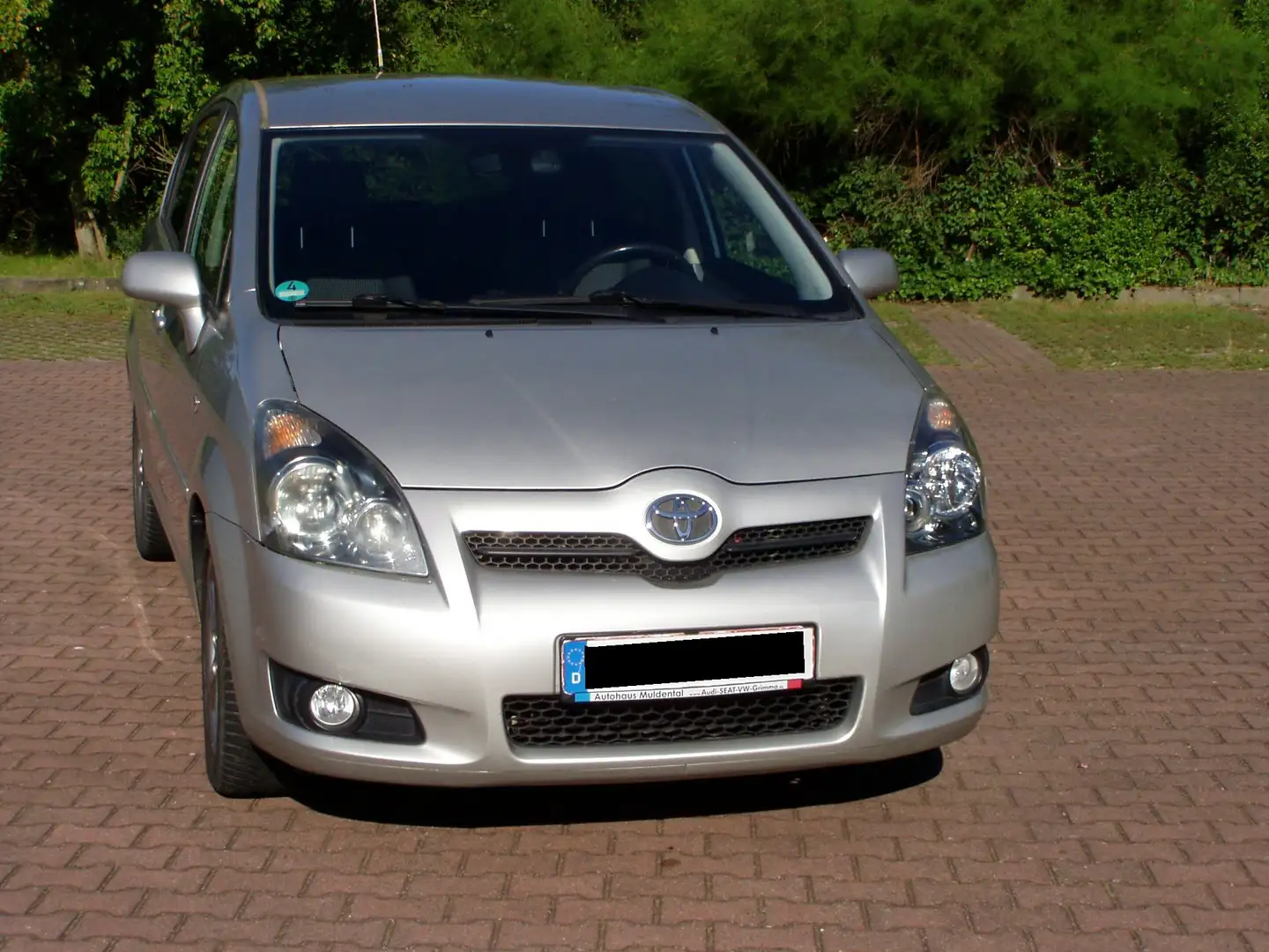 Toyota Corolla Verso 2.2 D-CAT DPF Sol Срібний - 2
