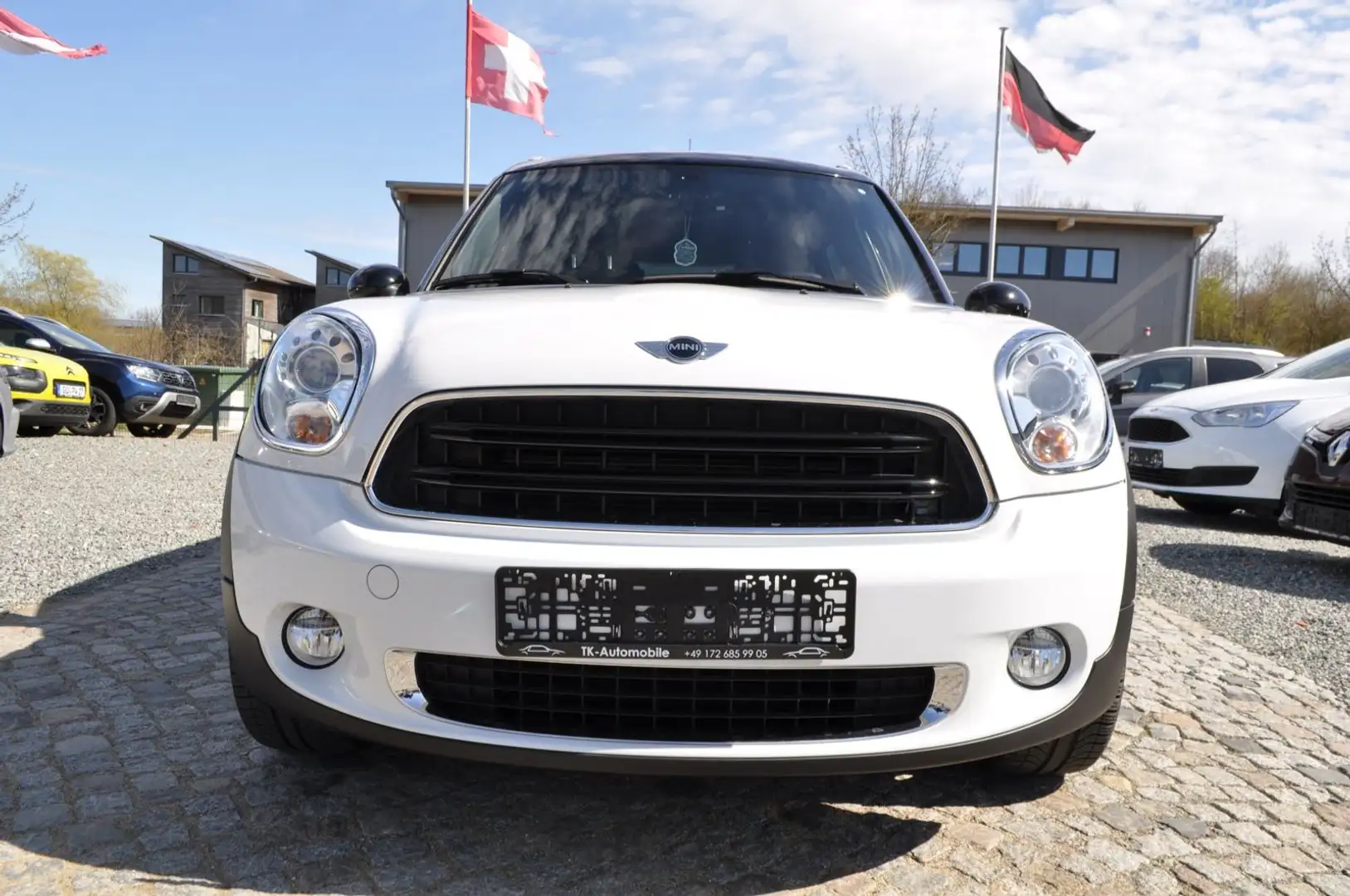 MINI Cooper Countryman Cooper /NAVI/Bi-XENON/PANO/TEMPOMAT Weiß - 2