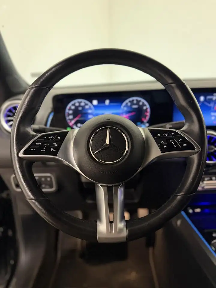 Mercedes-Benz GLB photo Mercedes-Benz GLB