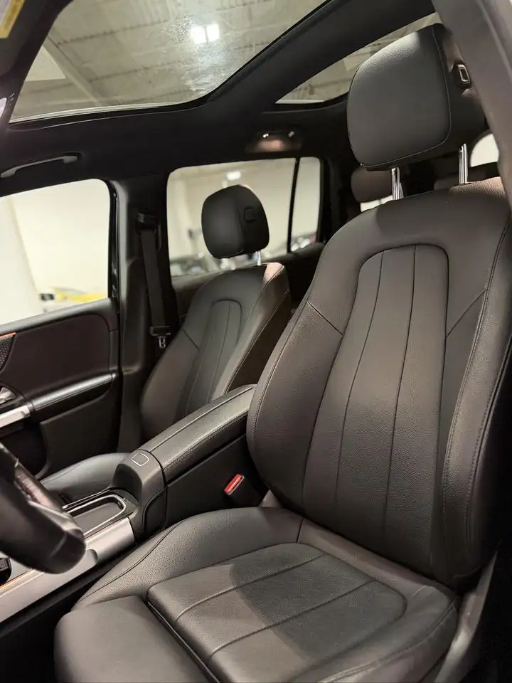 Mercedes-Benz GLB photo Mercedes-Benz GLB