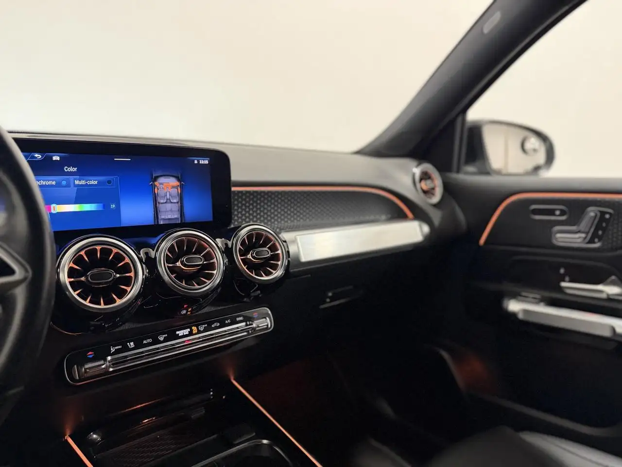 Mercedes-Benz GLB photo Mercedes-Benz GLB