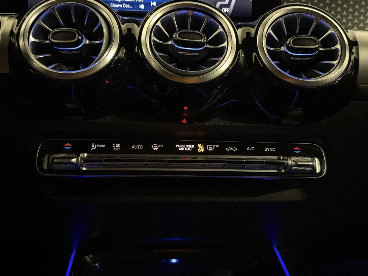 Mercedes-Benz GLB photo Mercedes-Benz GLB
