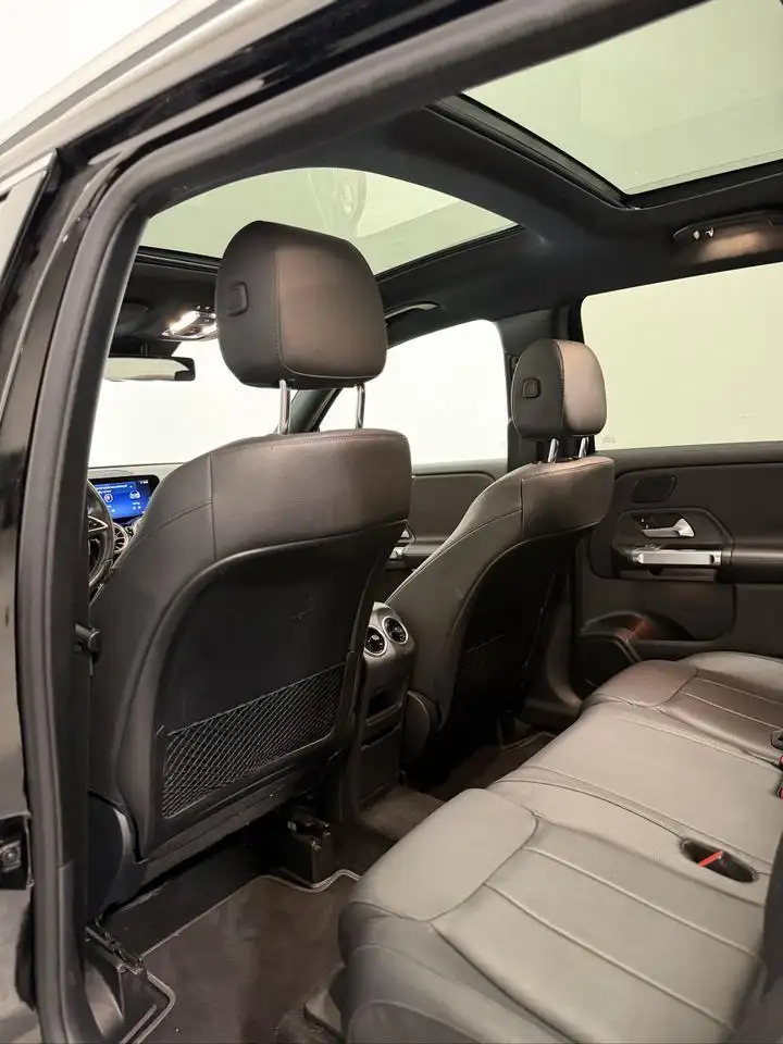 Mercedes-Benz GLB photo Mercedes-Benz GLB