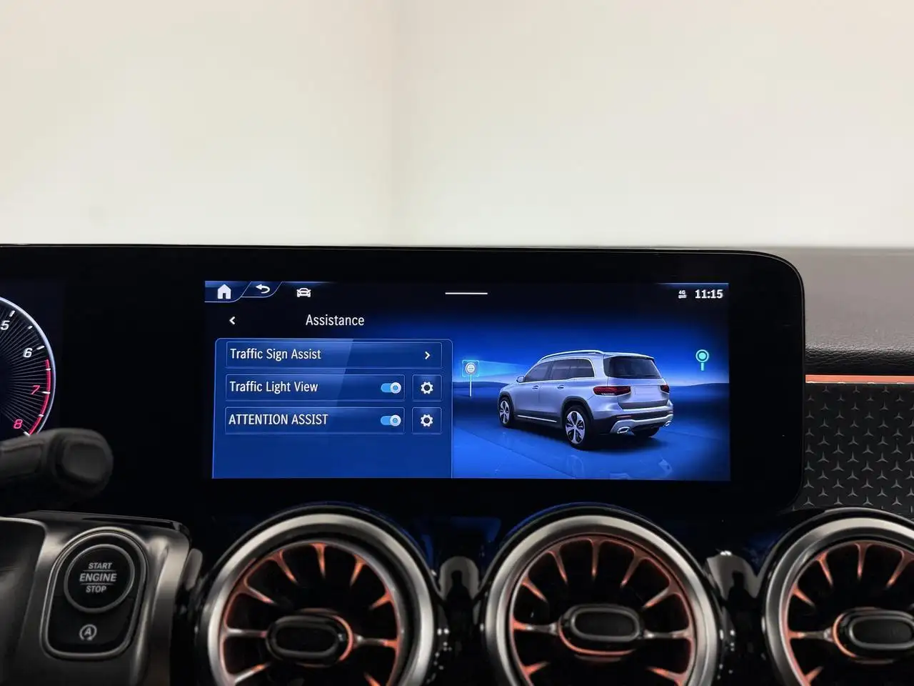 Mercedes-Benz GLB photo Mercedes-Benz GLB