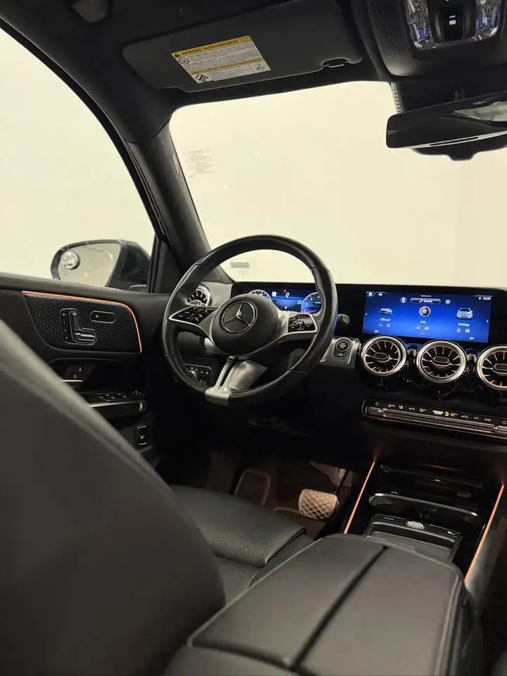 Mercedes-Benz GLB photo Mercedes-Benz GLB