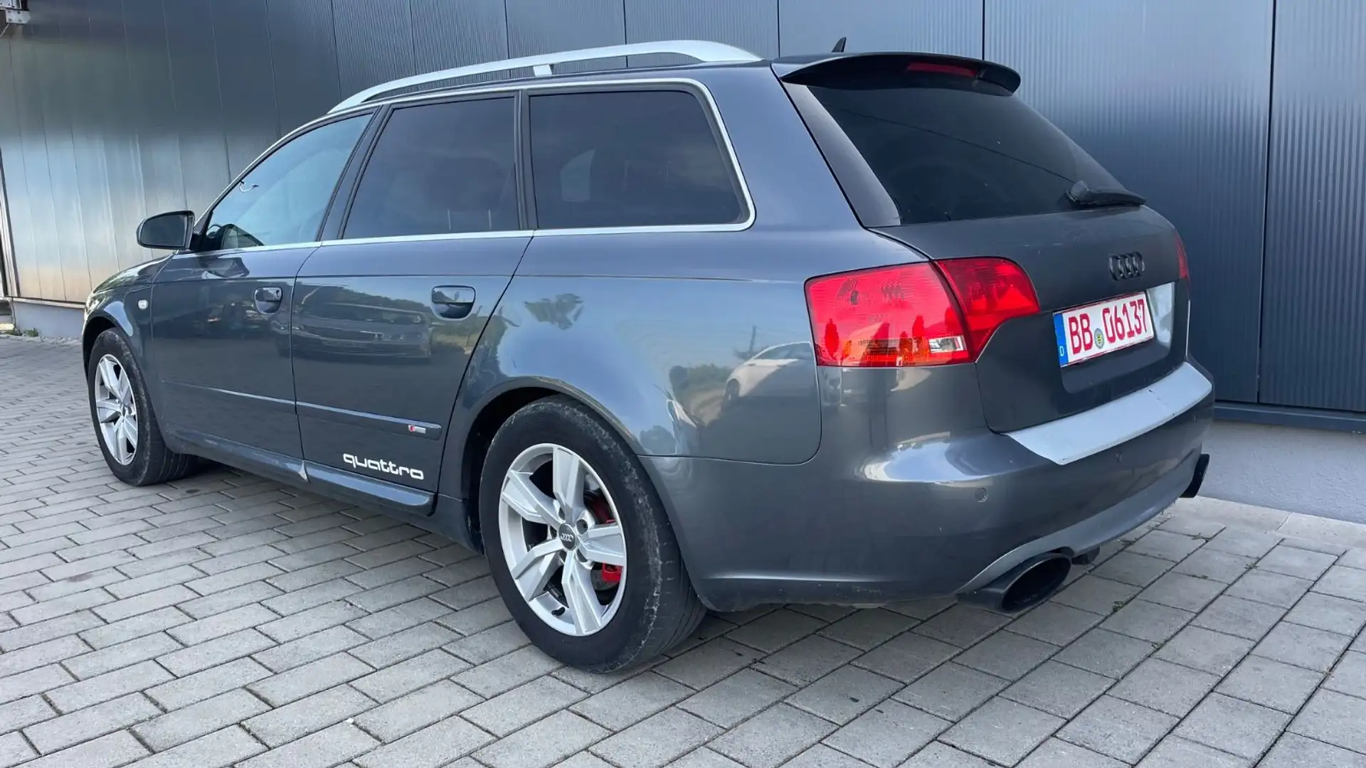 Audi A4 2.7 TDI - AUT-S line-NAVI-AHK-TÜV-Garantie Grau - 2