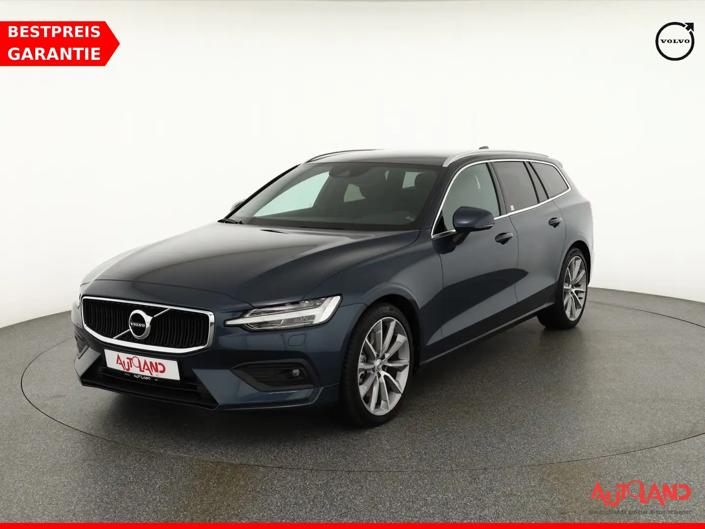 Volvo V60 Kombi 2.0 Momentum LED Navi Standheizung Blau - 1