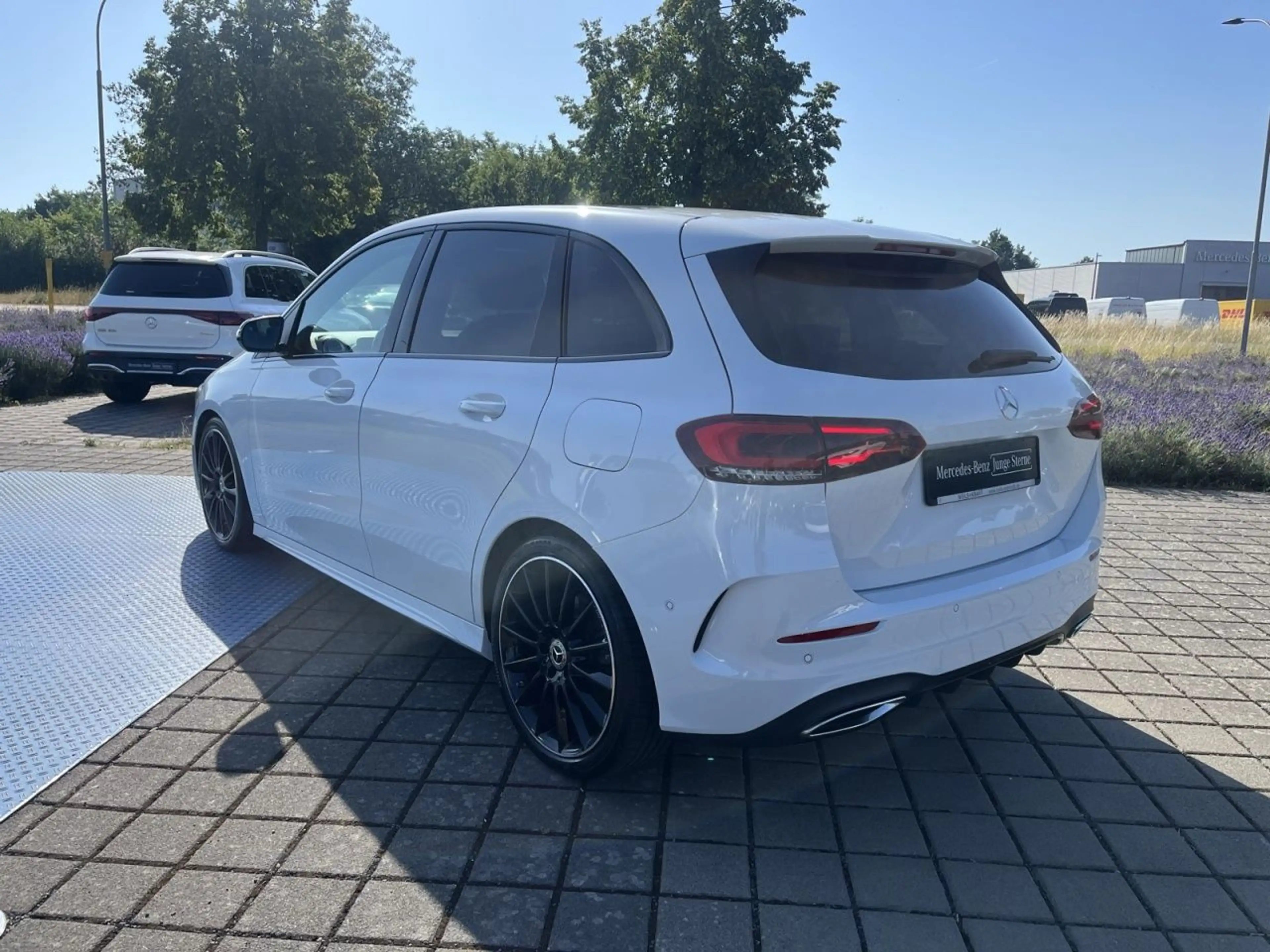 Mercedes-Benz B 220 d 4MATIC AMG+NIGHT+MULTIBEAM+AMBIENTE+PANO — photo 8