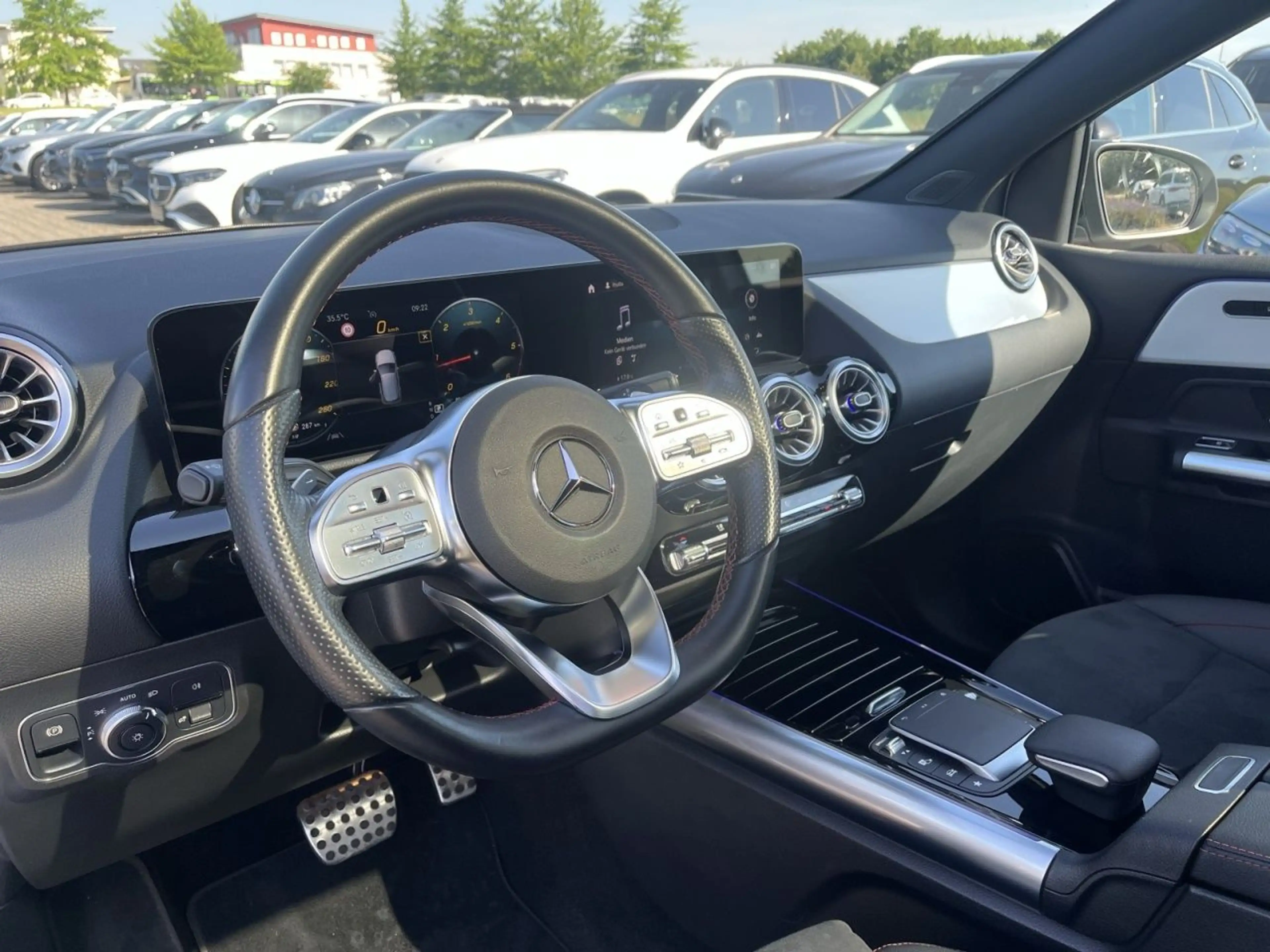 Mercedes-Benz B 220 d 4MATIC AMG+NIGHT+MULTIBEAM+AMBIENTE+PANO — photo 11