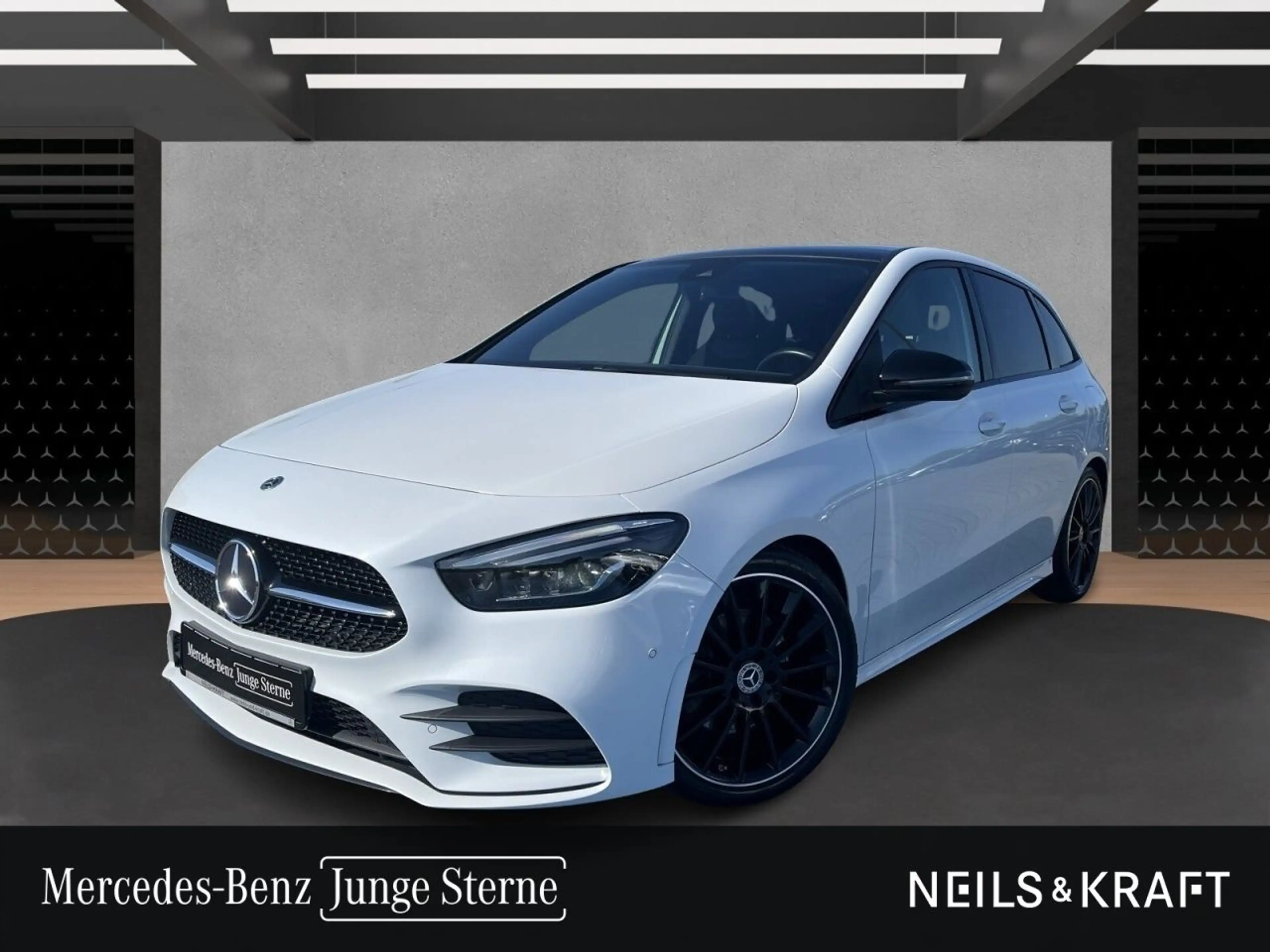 Mercedes-Benz B 220 d 4MATIC AMG+NIGHT+MULTIBEAM+AMBIENTE+PANO