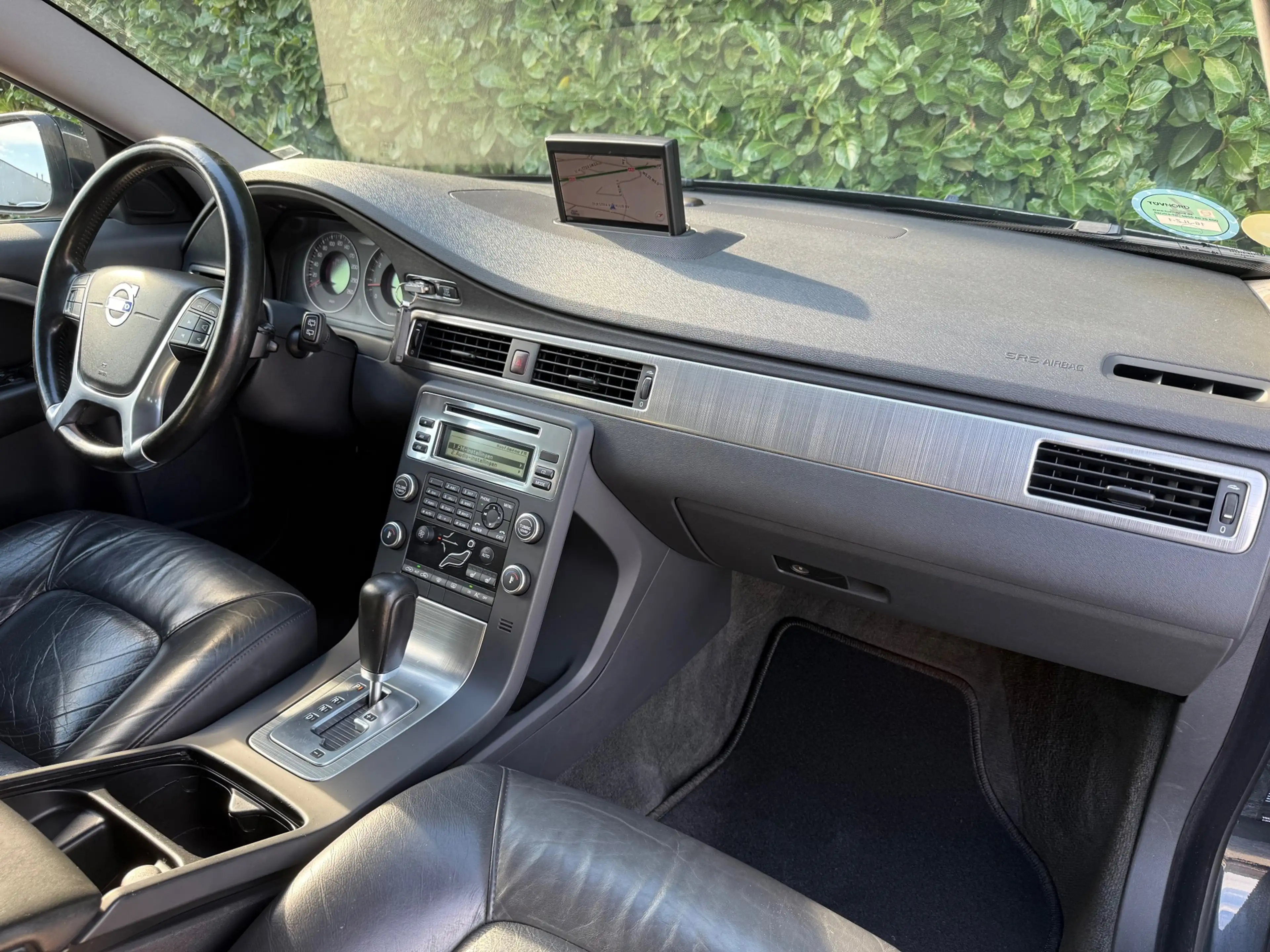 Volvo V70 2.5T Momentum AUT|NWE APK & DB-RIEM|NAVI|TREKH|LEE — photo 10