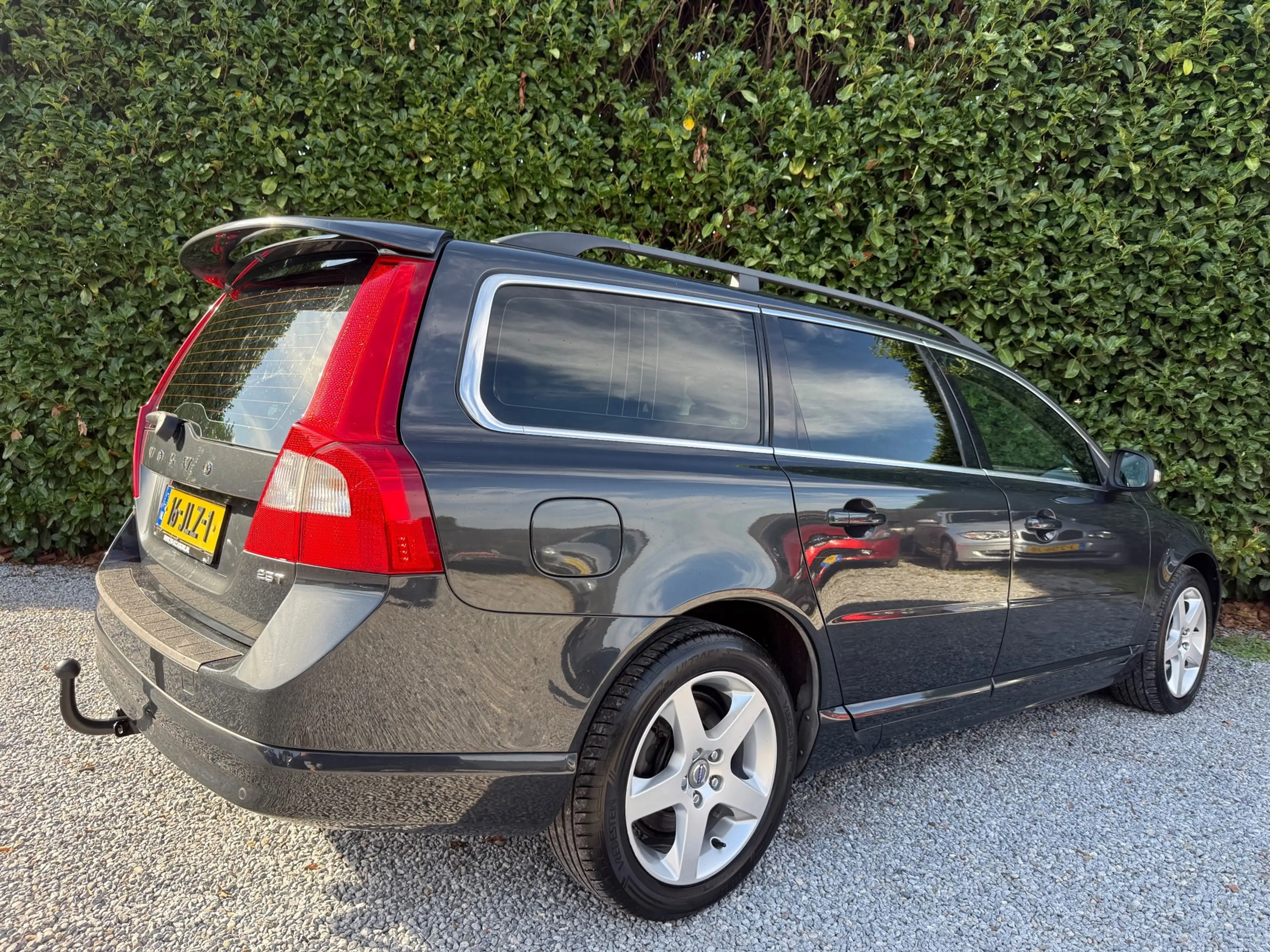 Volvo V70 2.5T Momentum AUT|NWE APK & DB-RIEM|NAVI|TREKH|LEE — photo 2