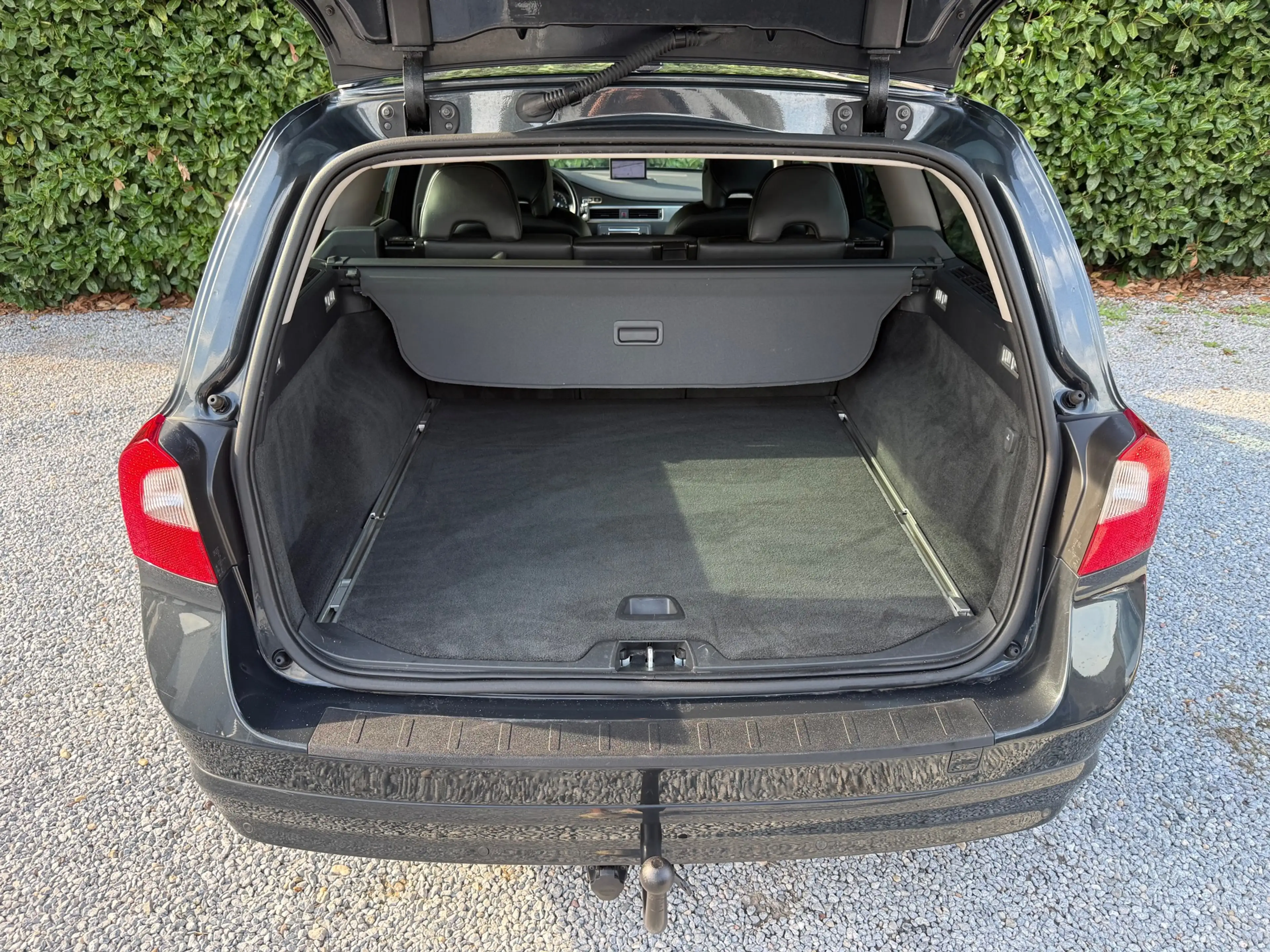 Volvo V70 2.5T Momentum AUT|NWE APK & DB-RIEM|NAVI|TREKH|LEE — photo 8