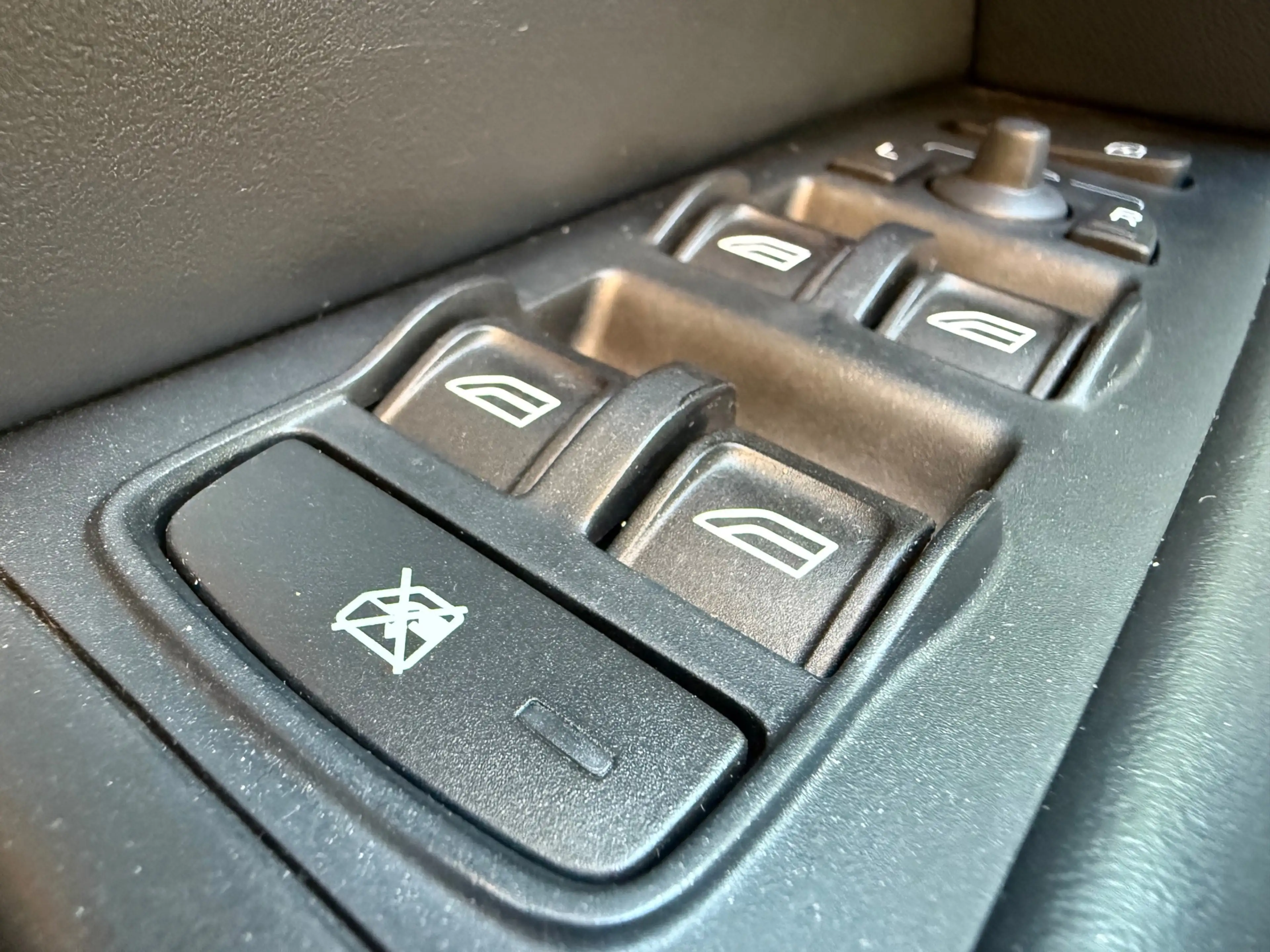 Volvo V70 2.5T Momentum AUT|NWE APK & DB-RIEM|NAVI|TREKH|LEE — photo 23