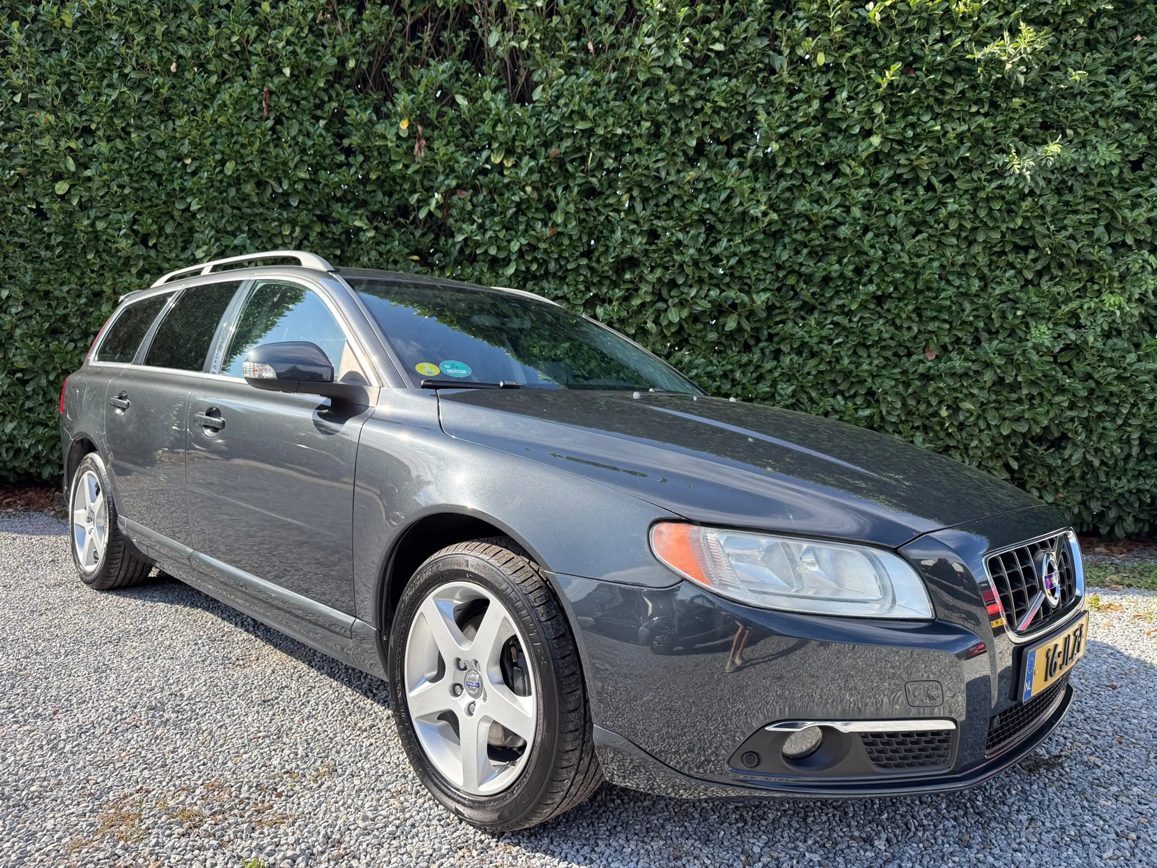 Volvo V70 2.5T Momentum AUT|NWE APK & DB-RIEM|NAVI|TREKH|LEE — photo 4