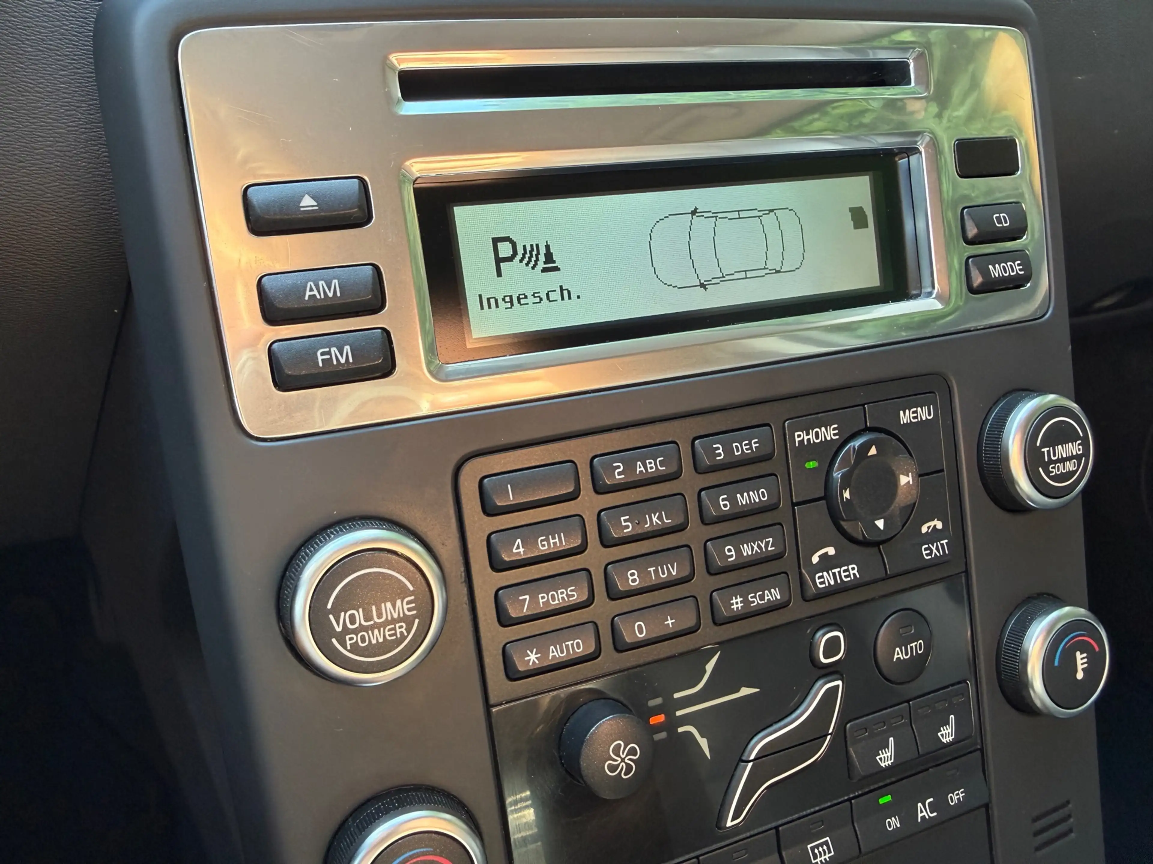 Volvo V70 2.5T Momentum AUT|NWE APK & DB-RIEM|NAVI|TREKH|LEE — photo 18