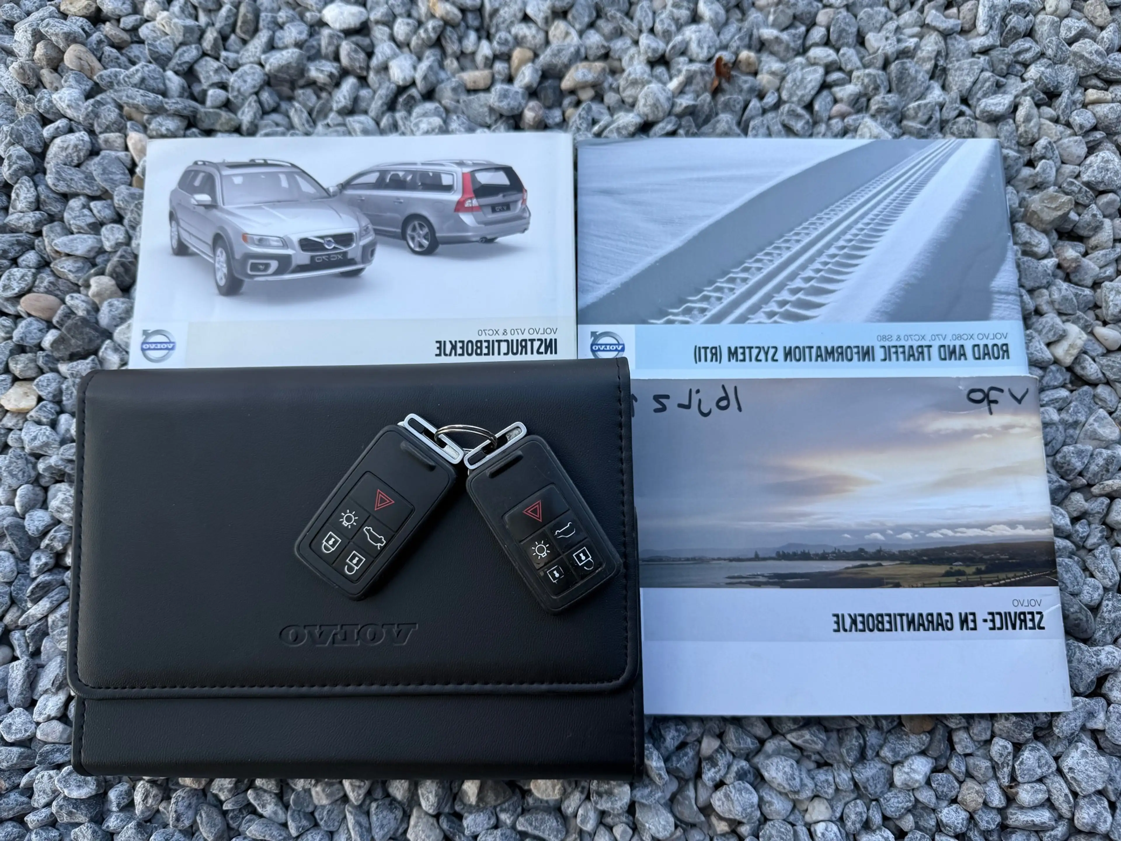 Volvo V70 2.5T Momentum AUT|NWE APK & DB-RIEM|NAVI|TREKH|LEE — photo 25
