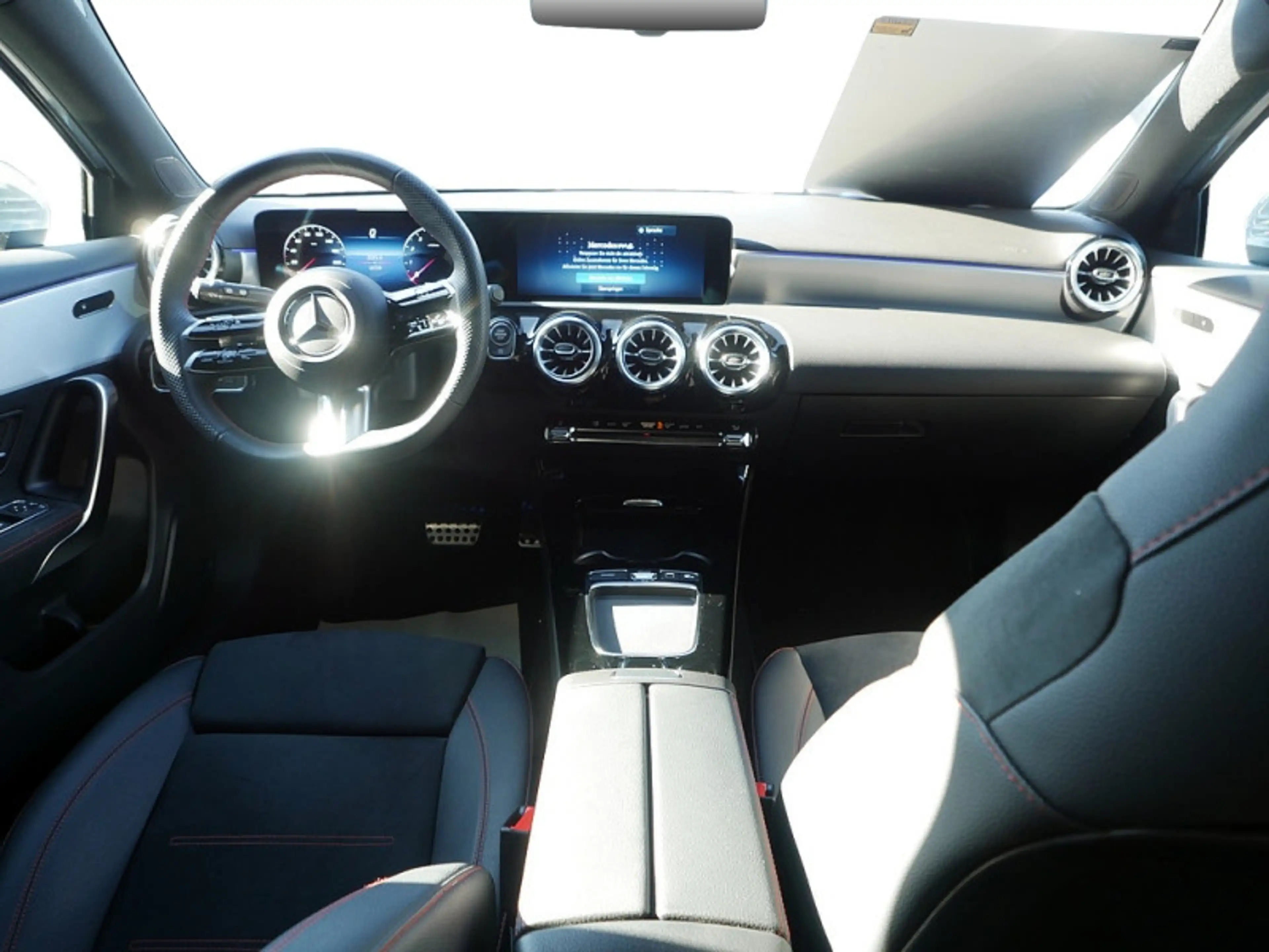 Mercedes-Benz A 200 , AMG Navi LED Kamera Spur PDC SHZ — photo 9